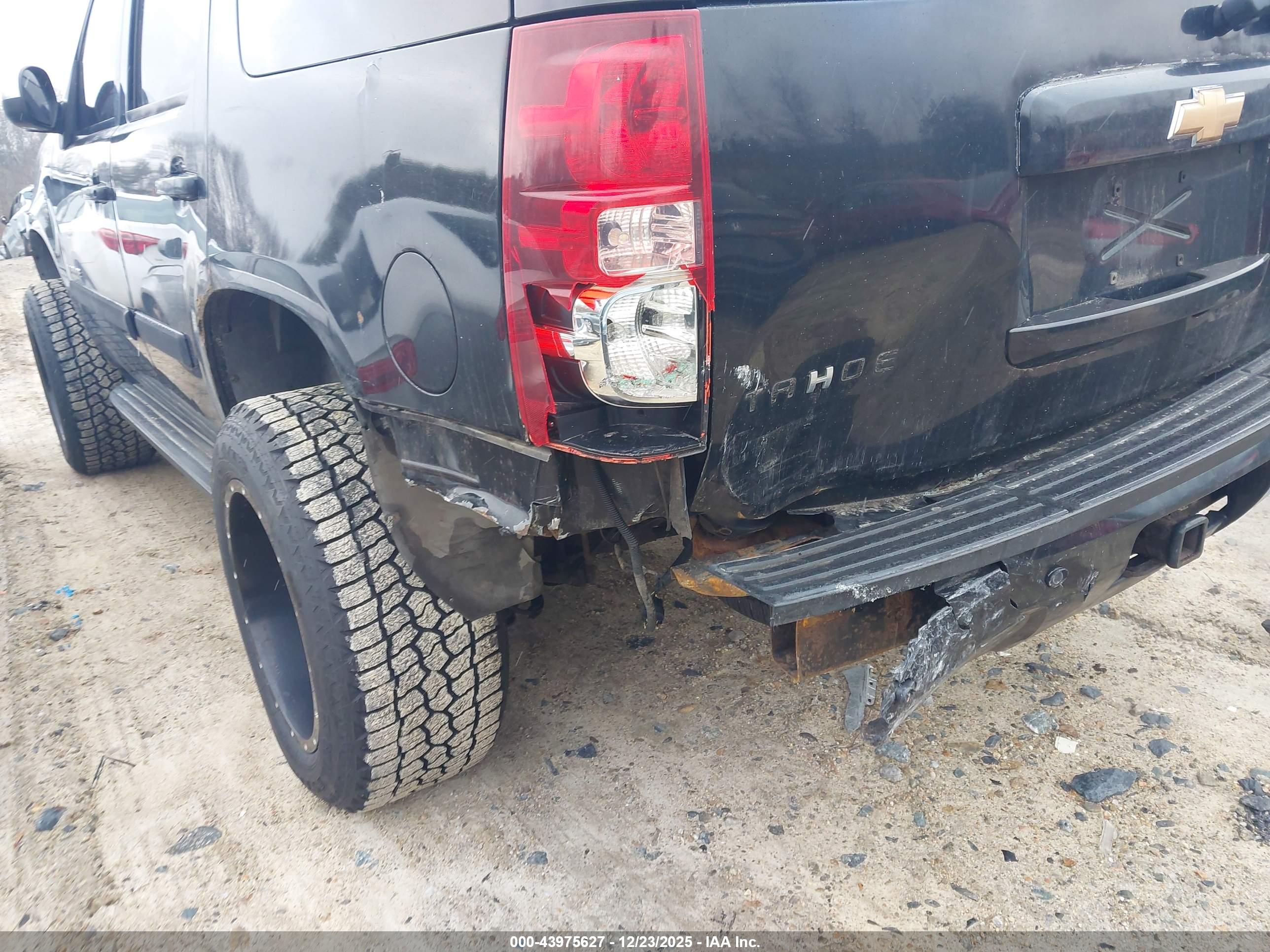 CHEVROLET TAHOE image 6