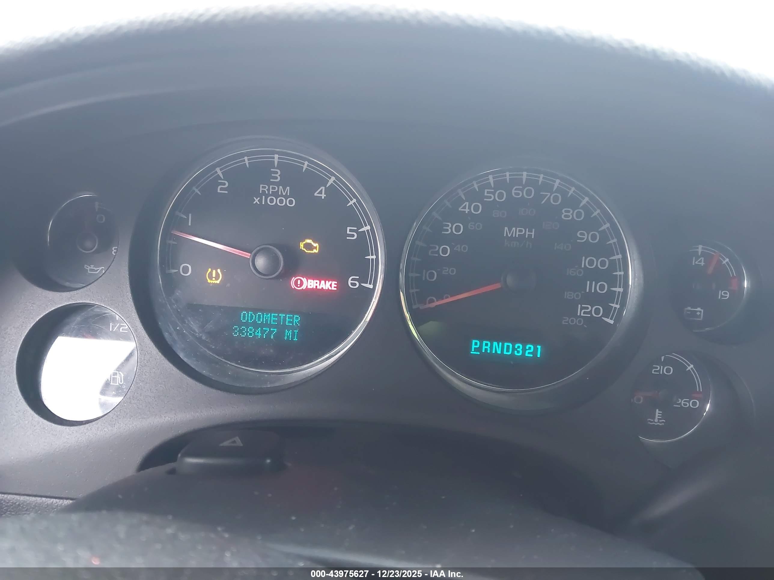 CHEVROLET TAHOE image 7