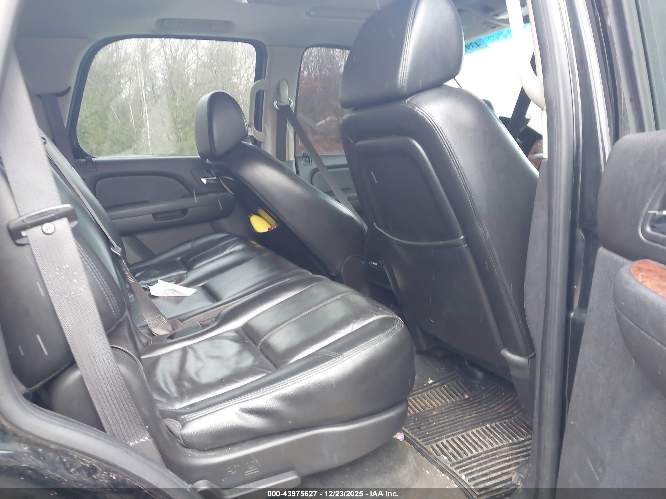 CHEVROLET TAHOE image 8