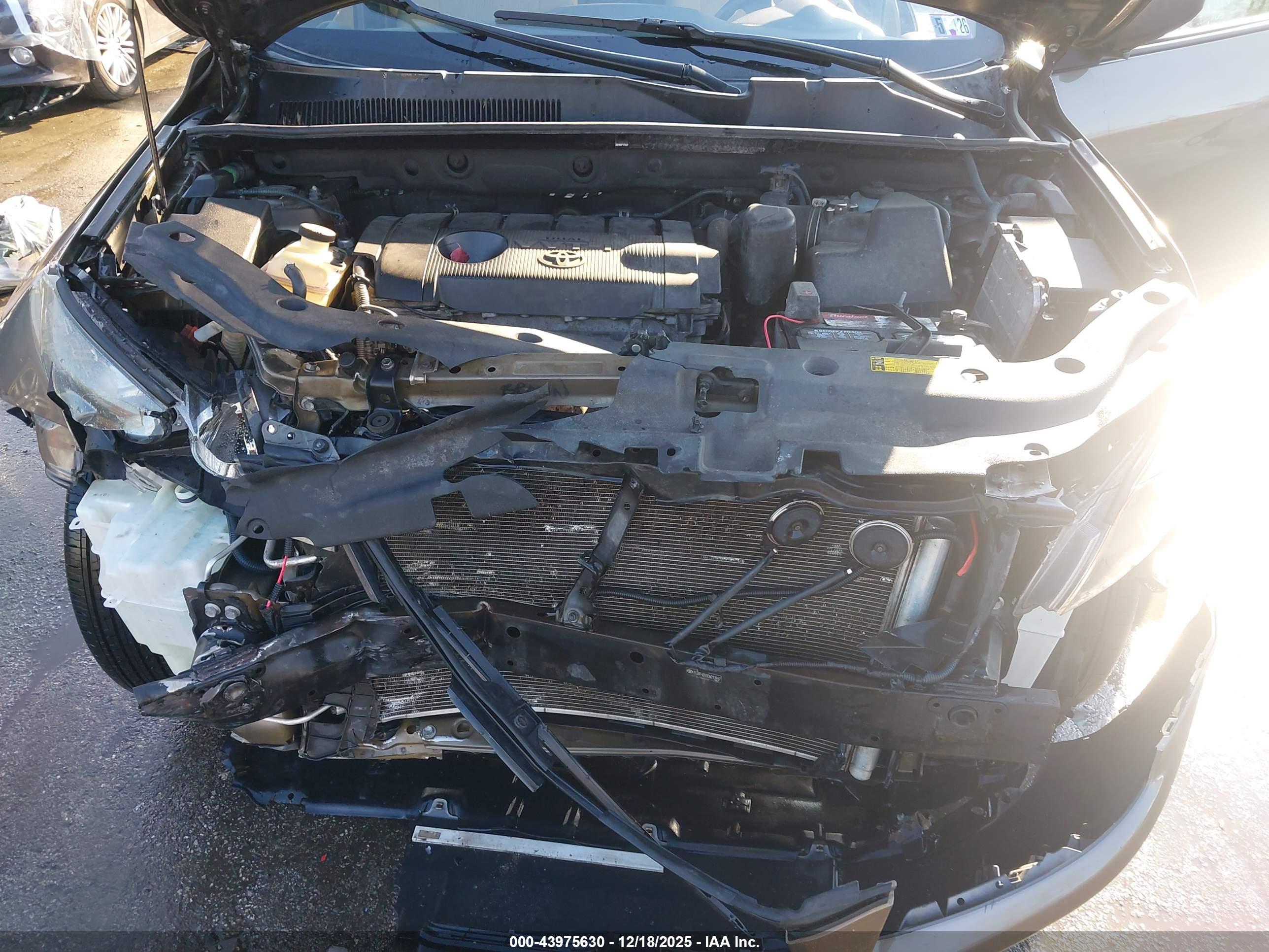 TOYOTA RAV4 image 10
