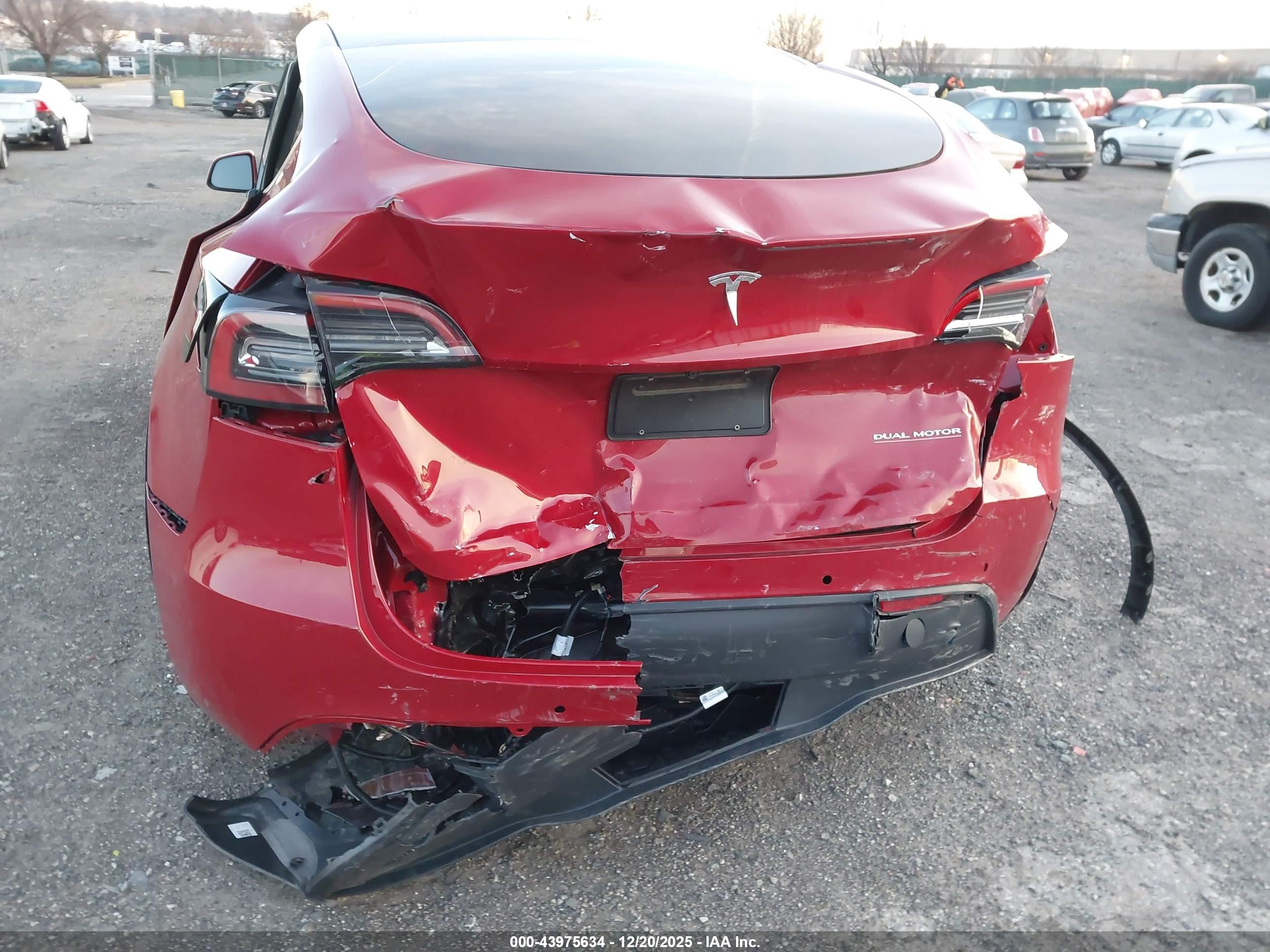 TESLA MODEL image 6