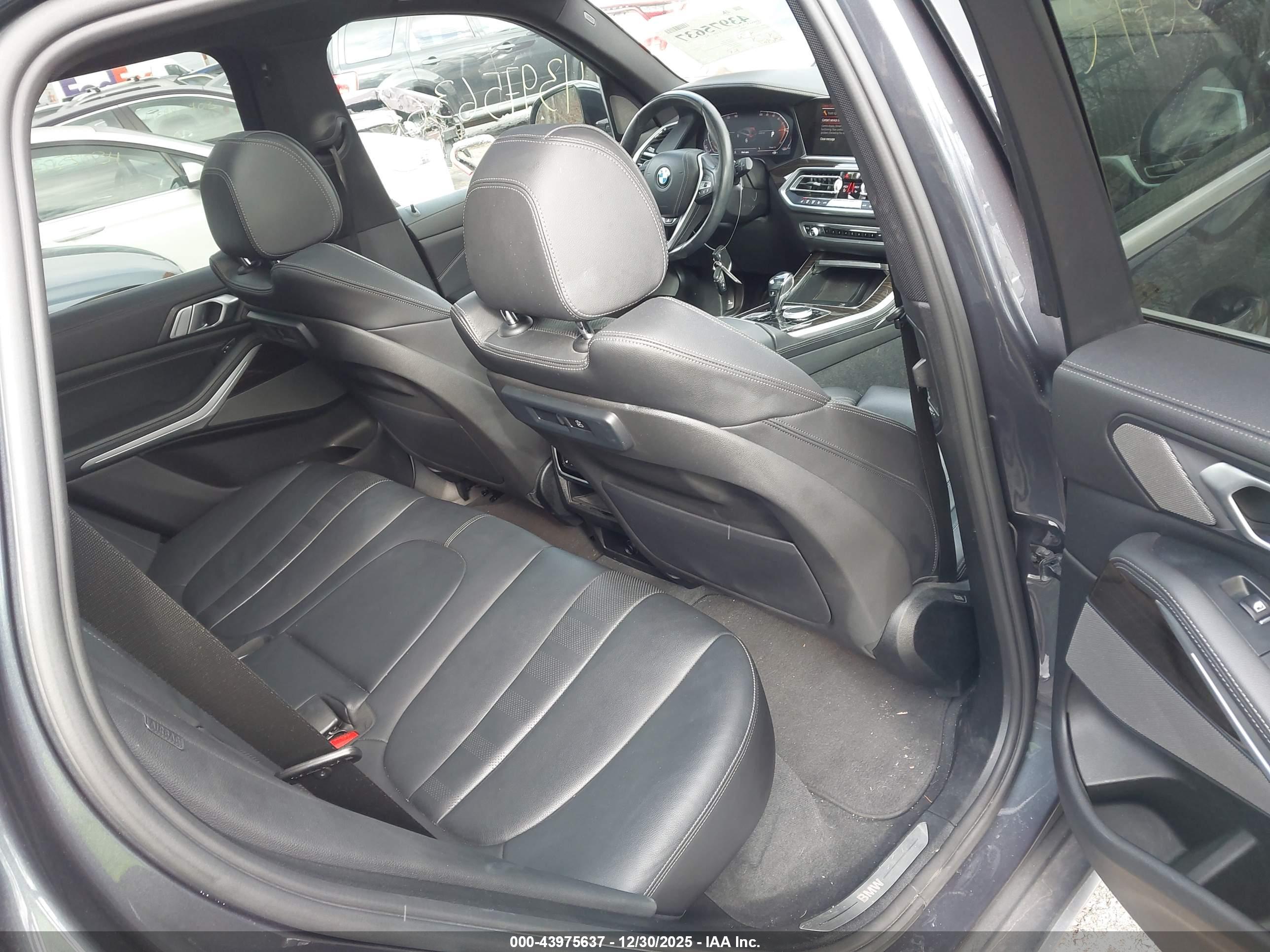 BMW X5 image 8