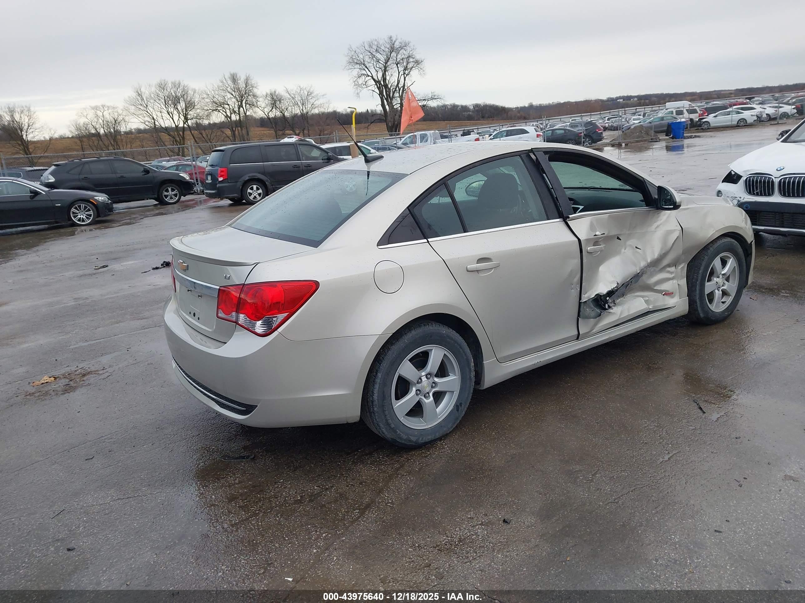 CHEVROLET CRUZE image 4