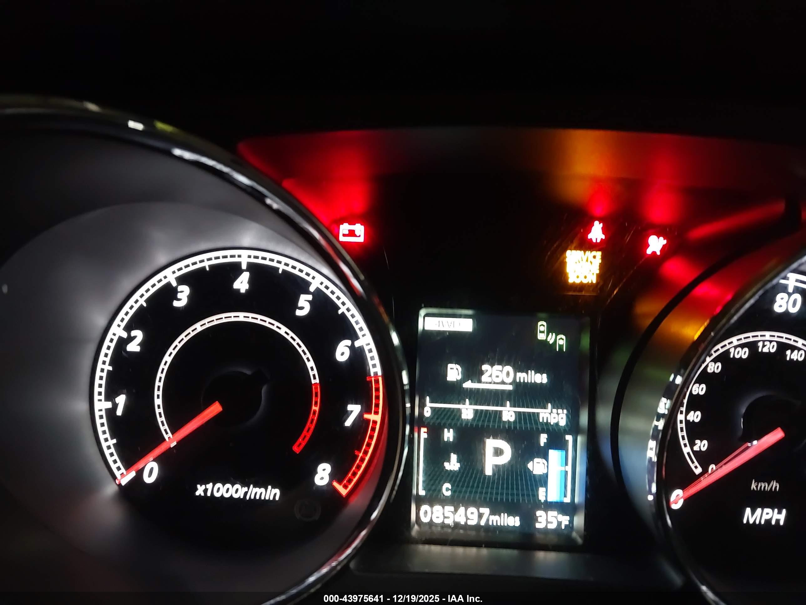 MITSUBISHI OUTLANDER image 7