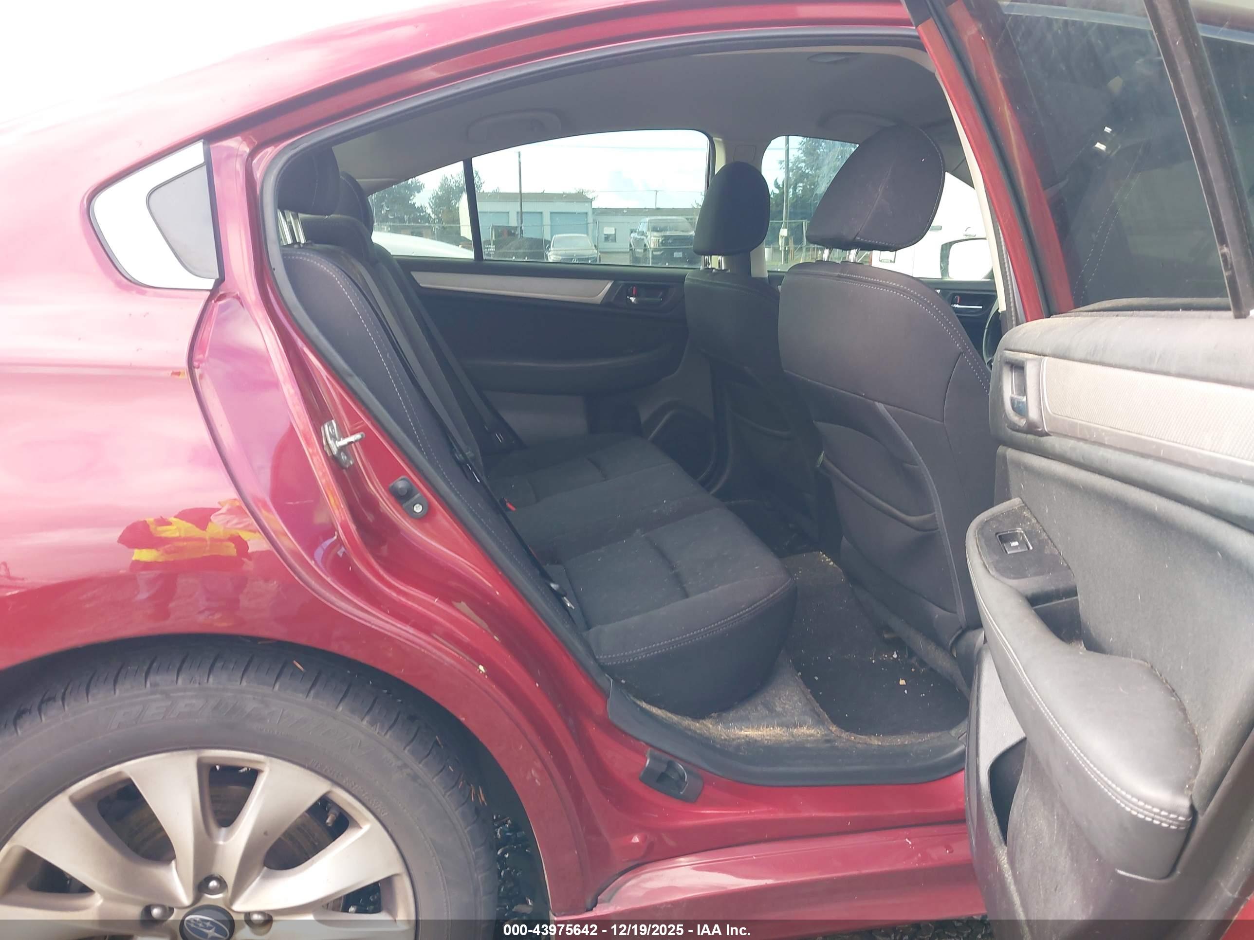 SUBARU LEGACY image 8