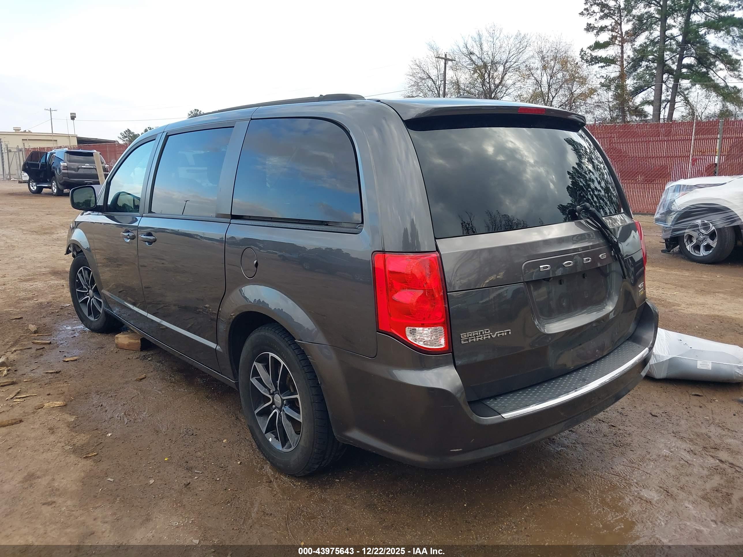DODGE GRAND image 3