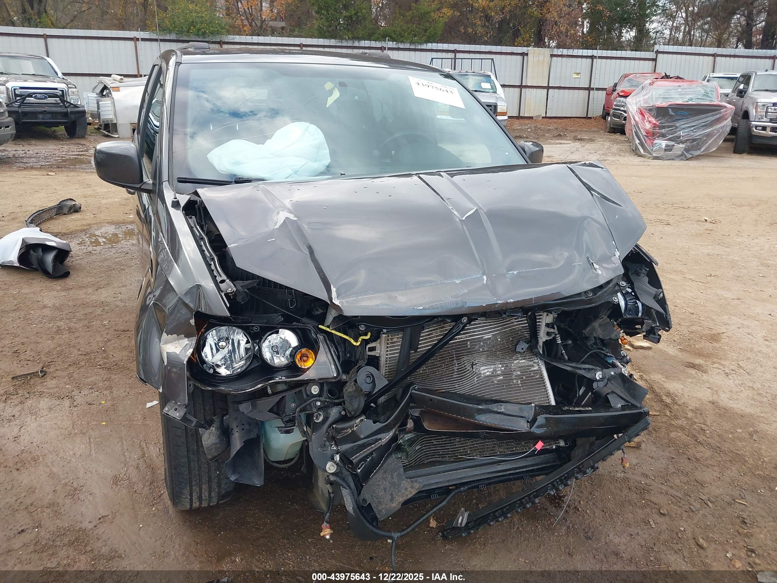 DODGE GRAND image 6