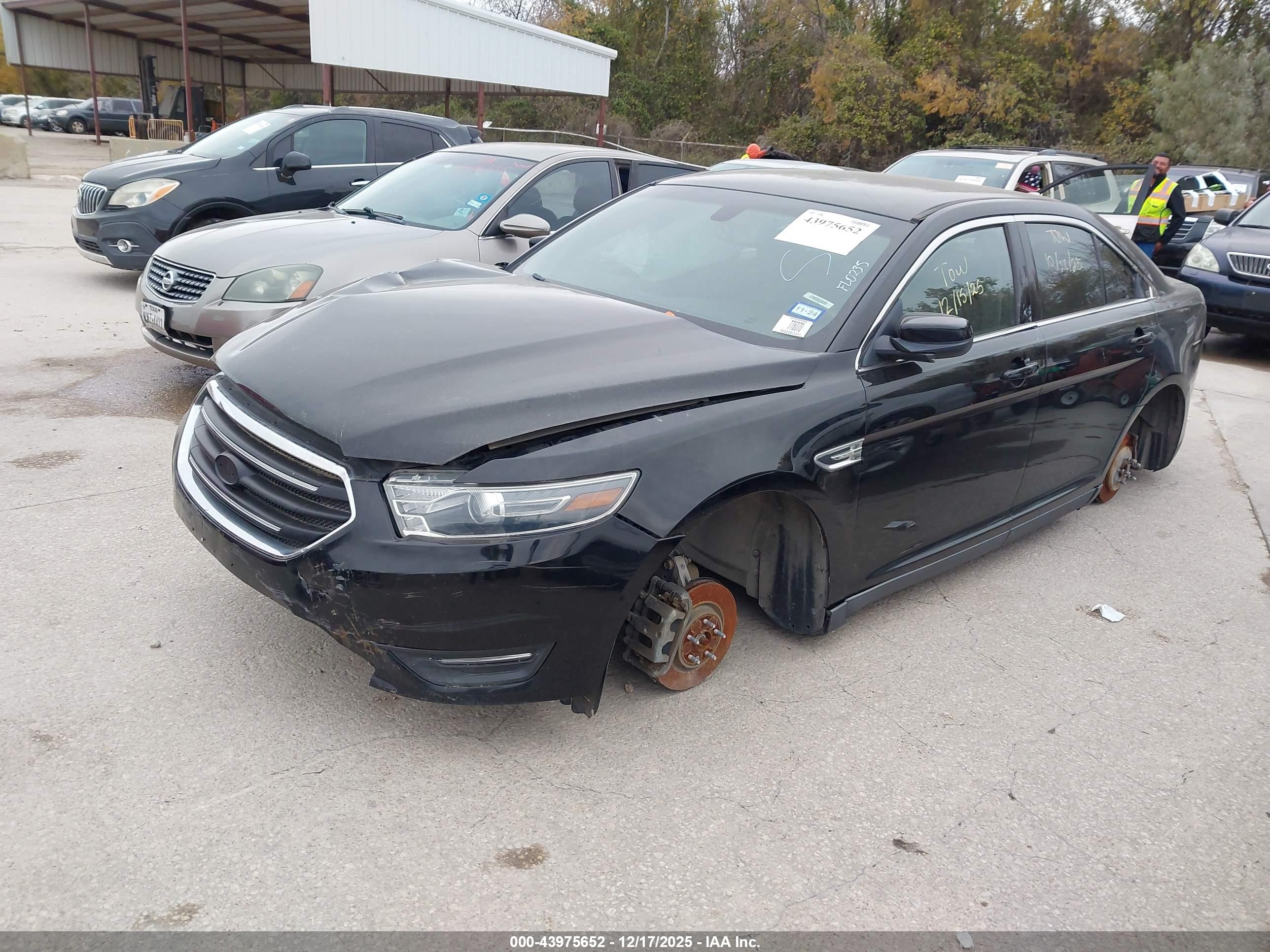 FORD TAURUS image 2