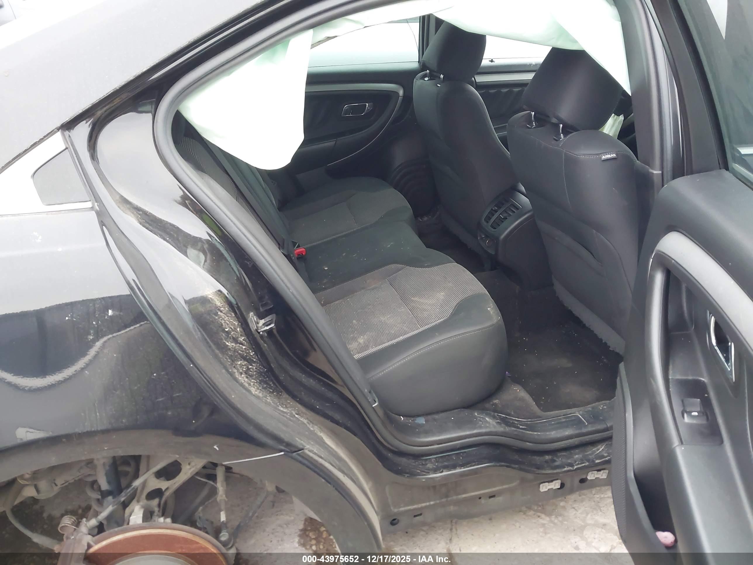 FORD TAURUS image 8