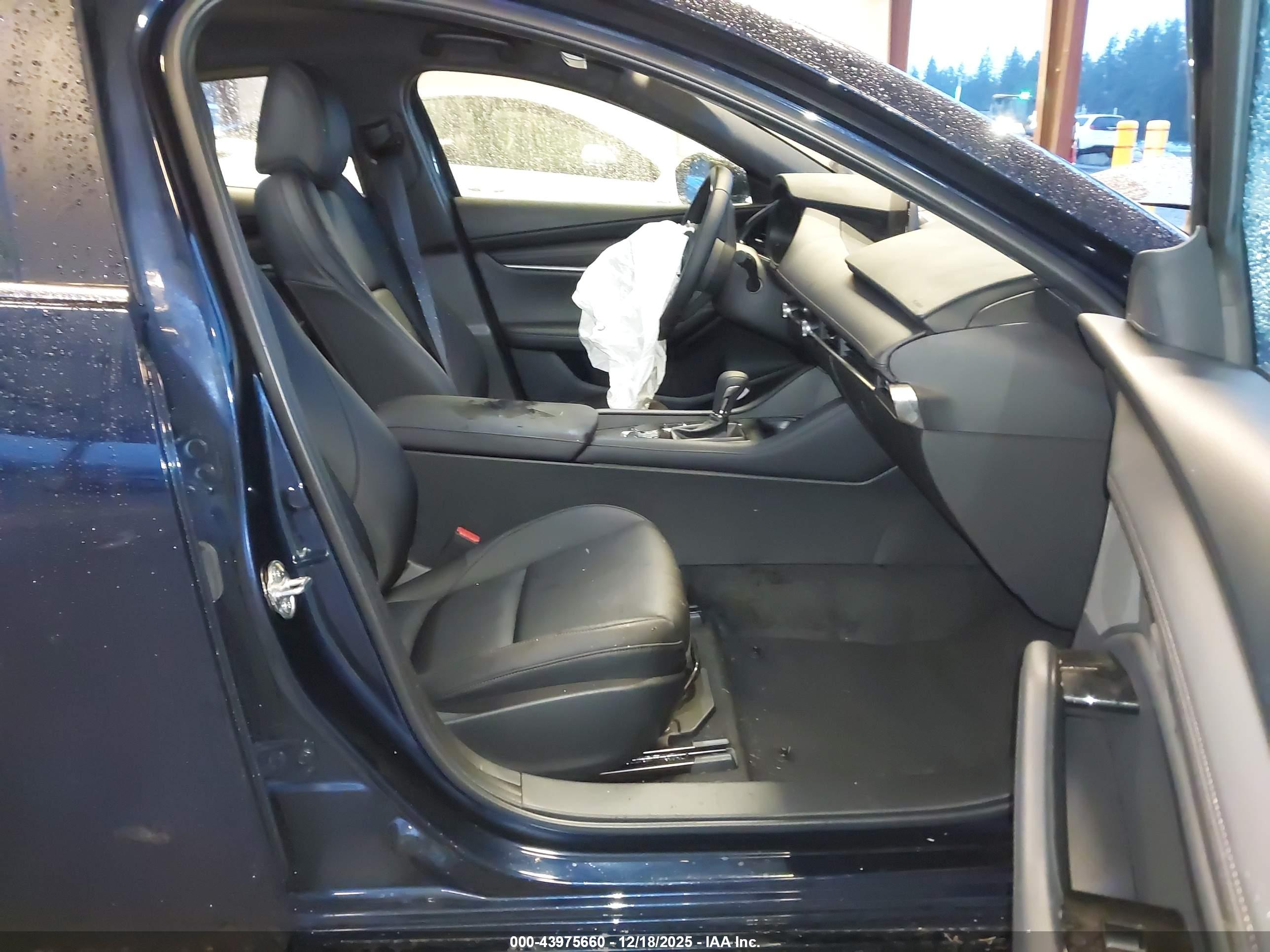 MAZDA MAZDA3 image 5