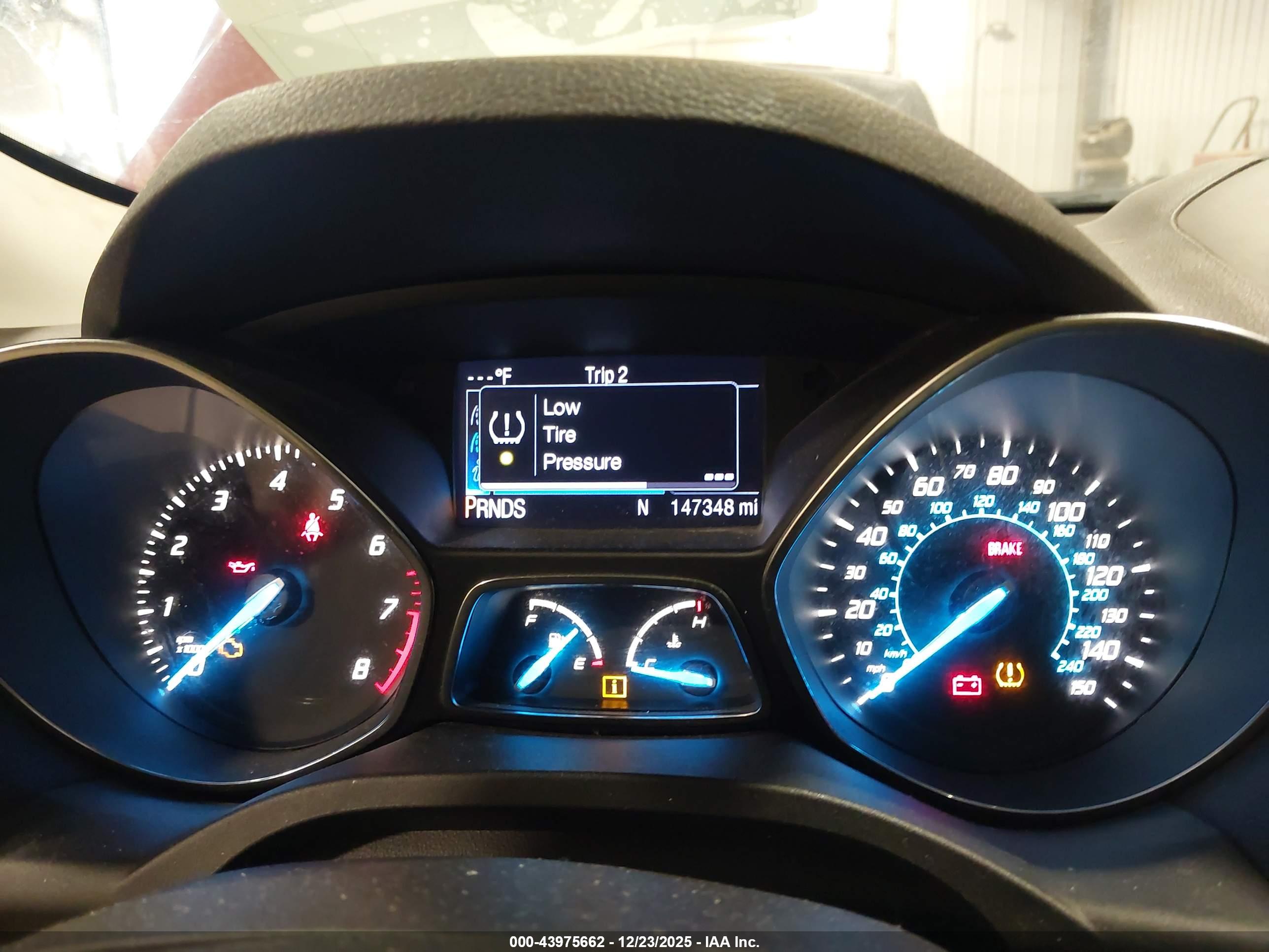 FORD ESCAPE image 7