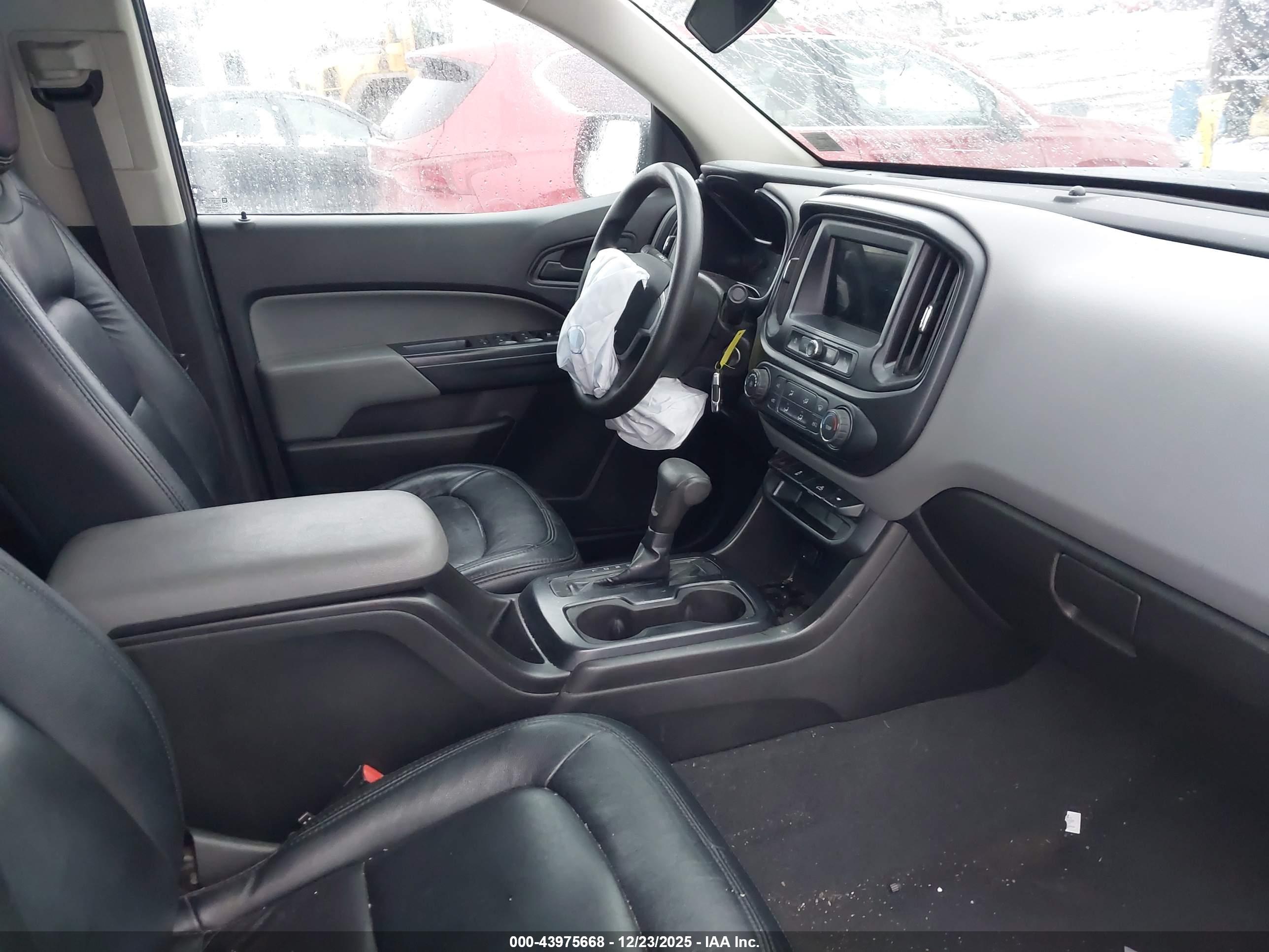 CHEVROLET COLORADO image 5