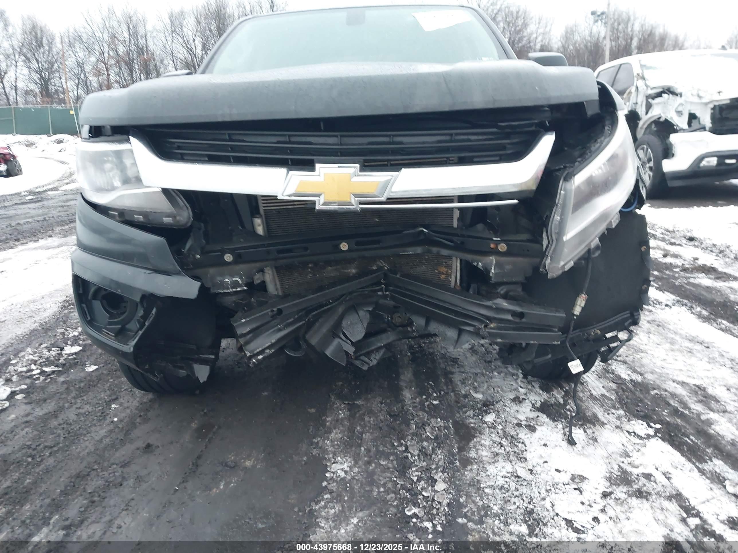 CHEVROLET COLORADO image 6