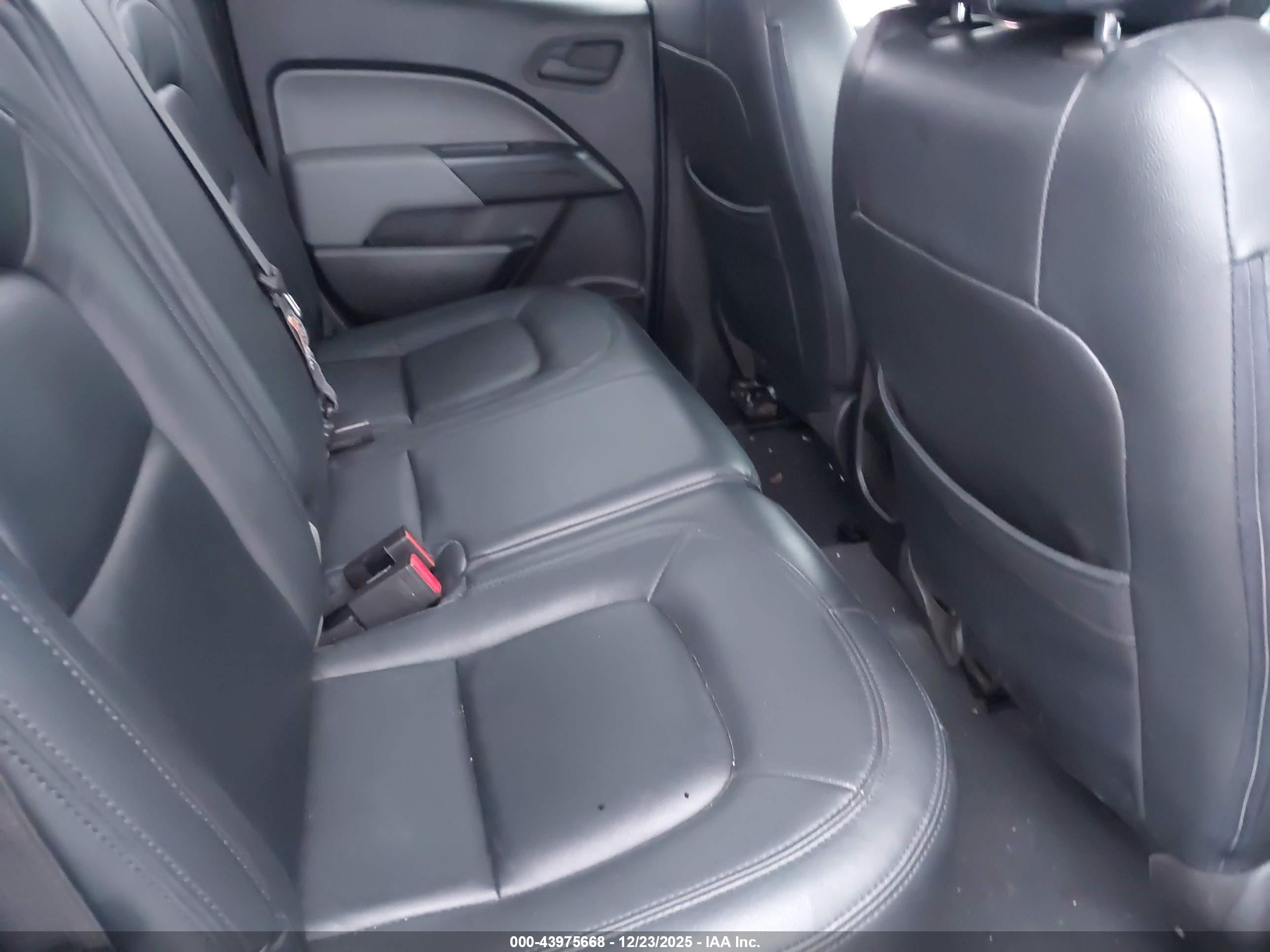 CHEVROLET COLORADO image 8