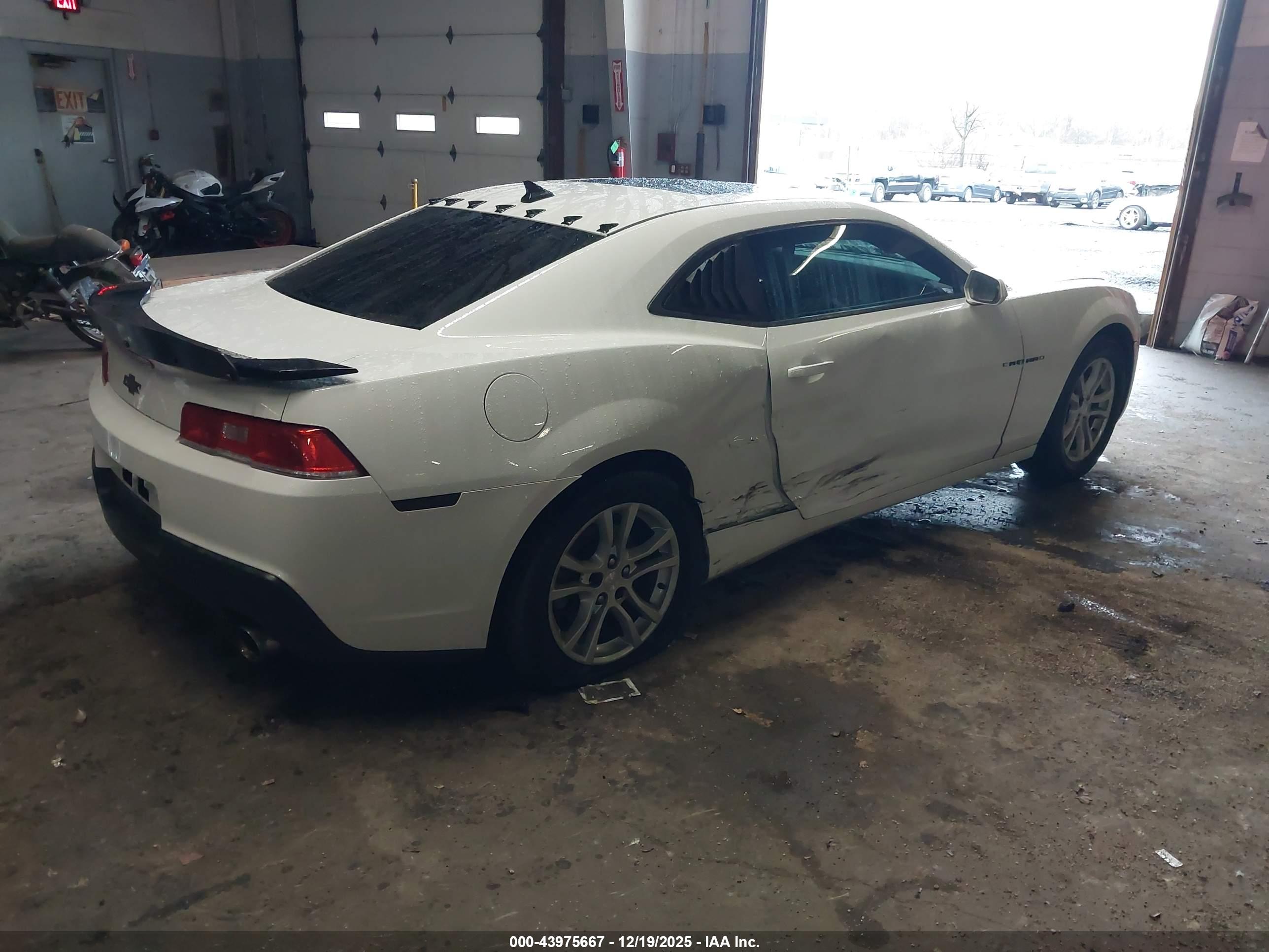 CHEVROLET CAMARO image 4