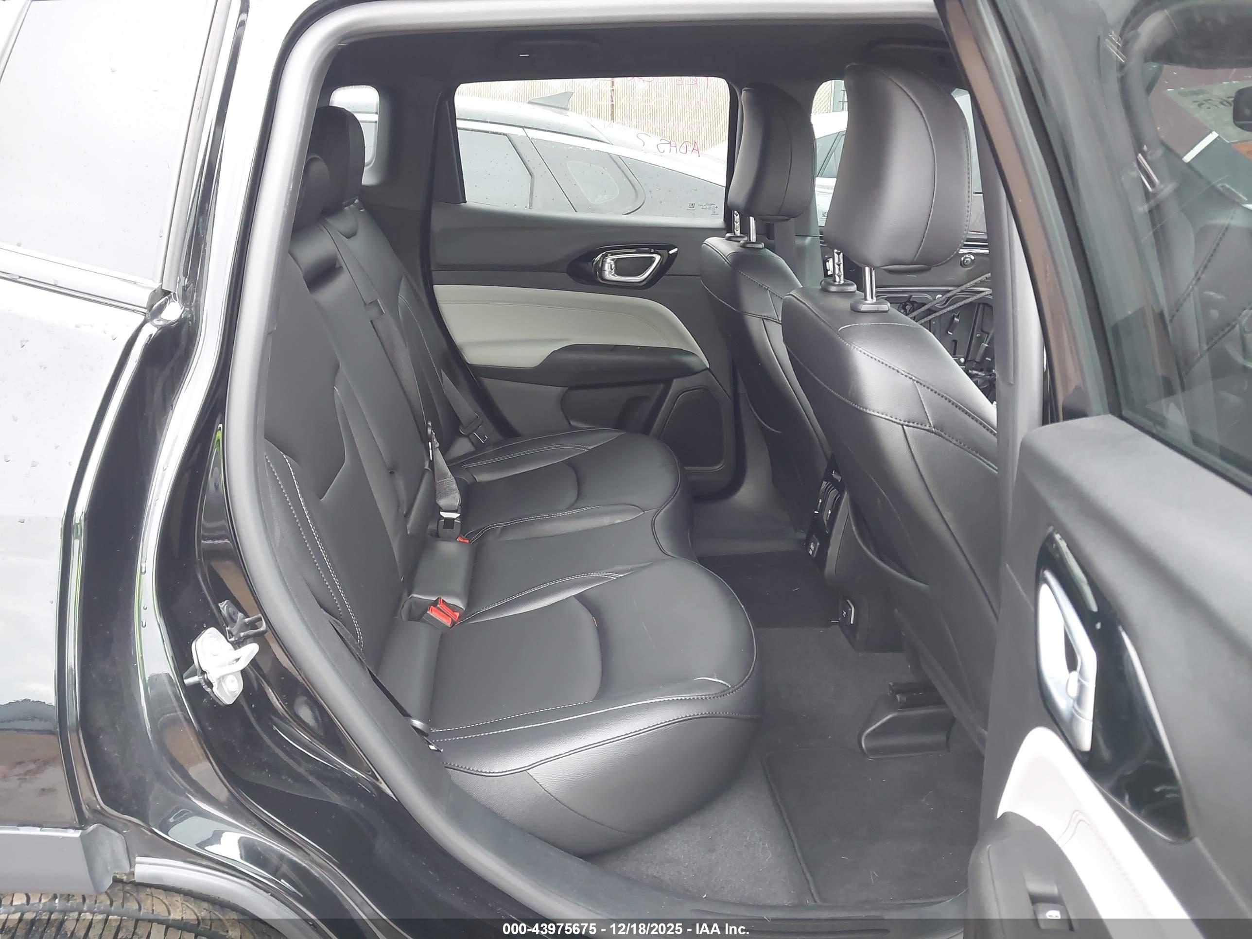 JEEP COMPASS image 8