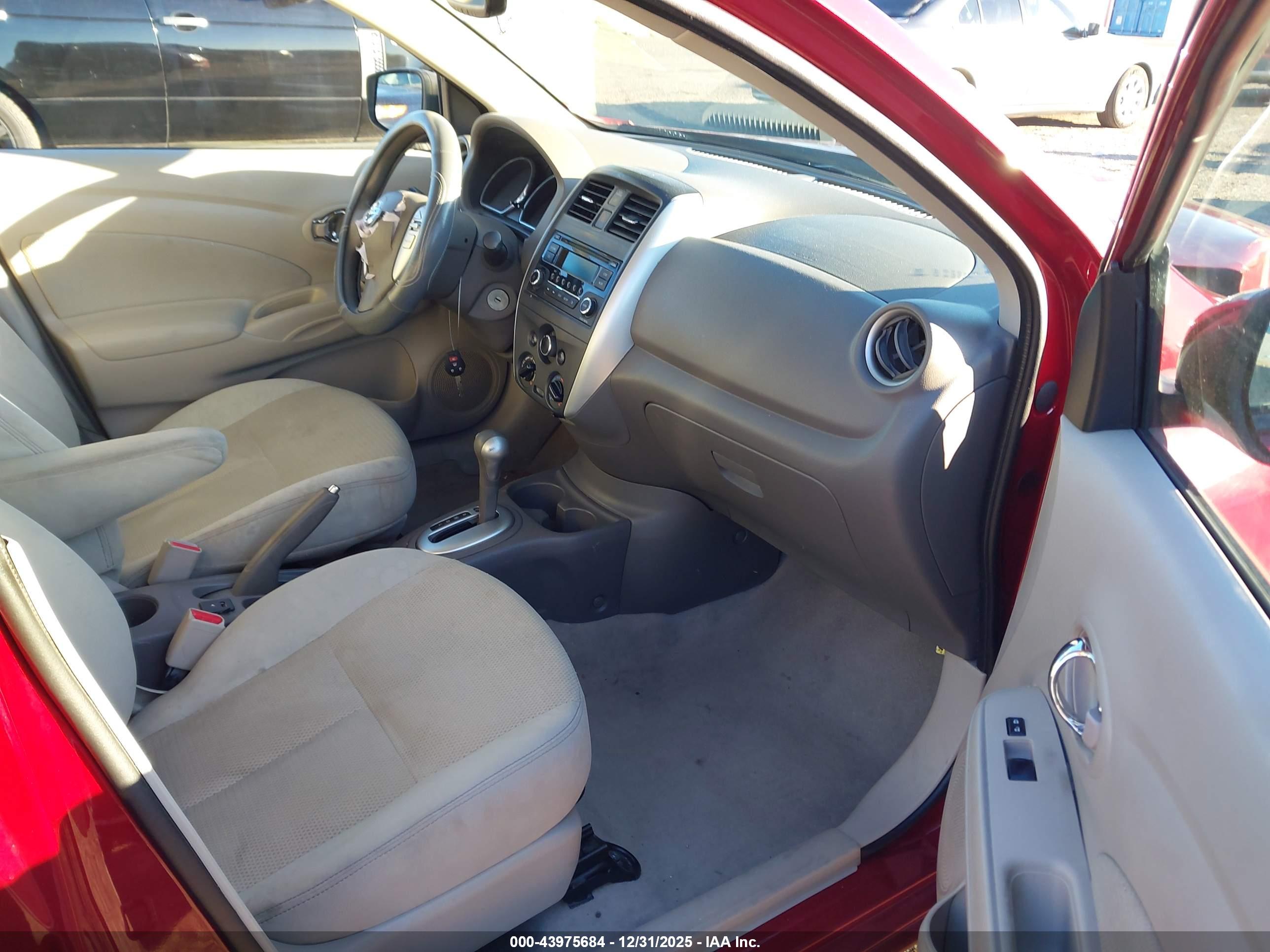 NISSAN VERSA image 5