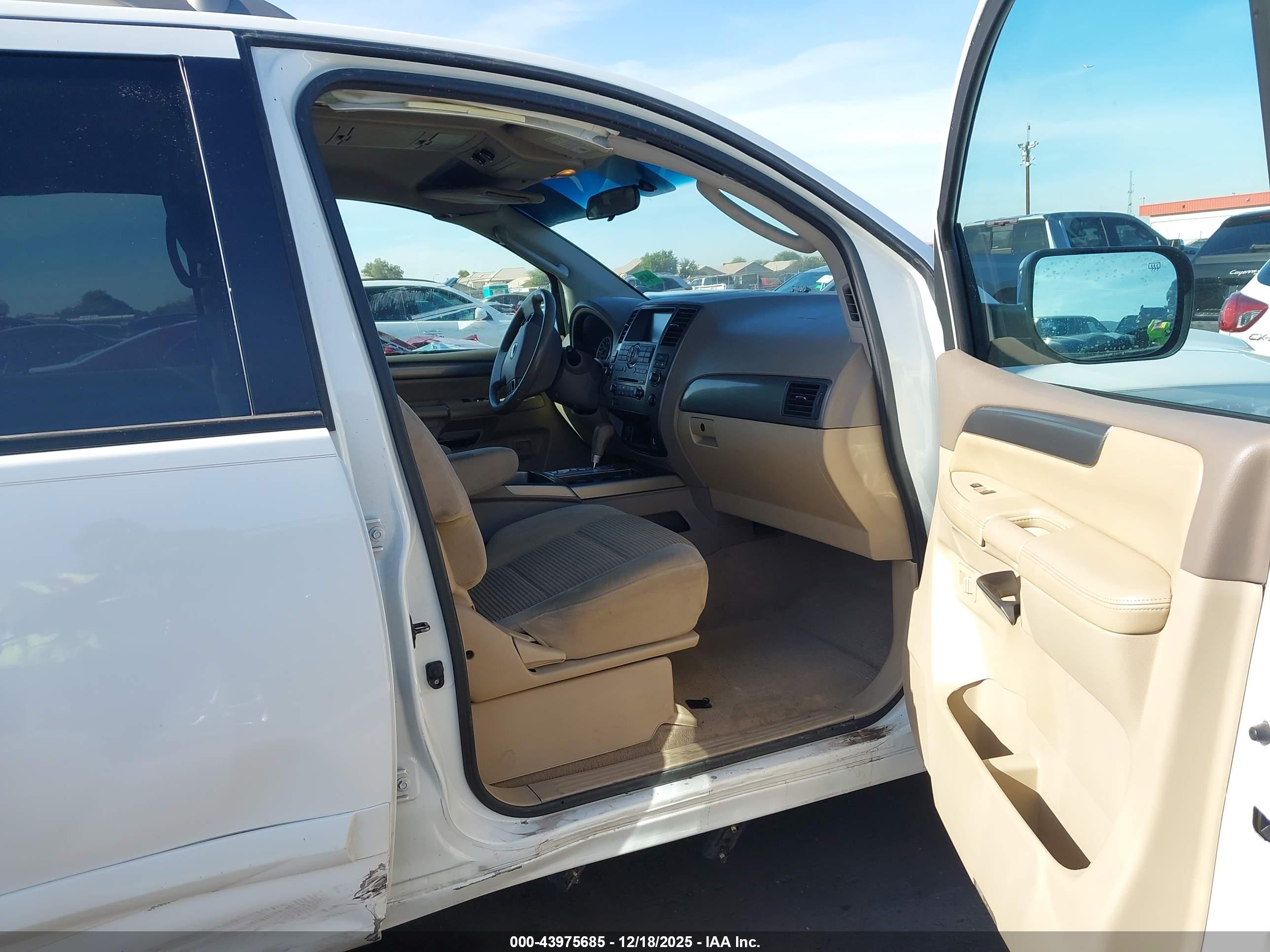 NISSAN ARMADA image 5