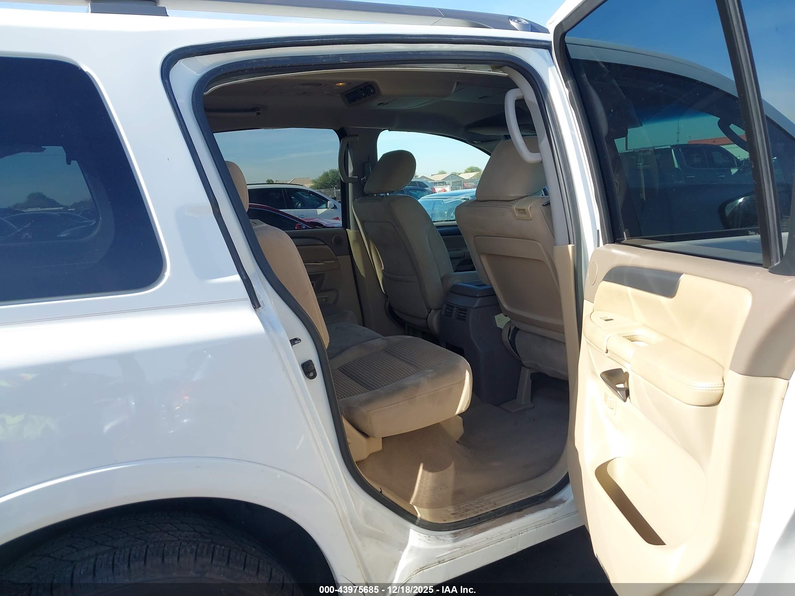NISSAN ARMADA image 8