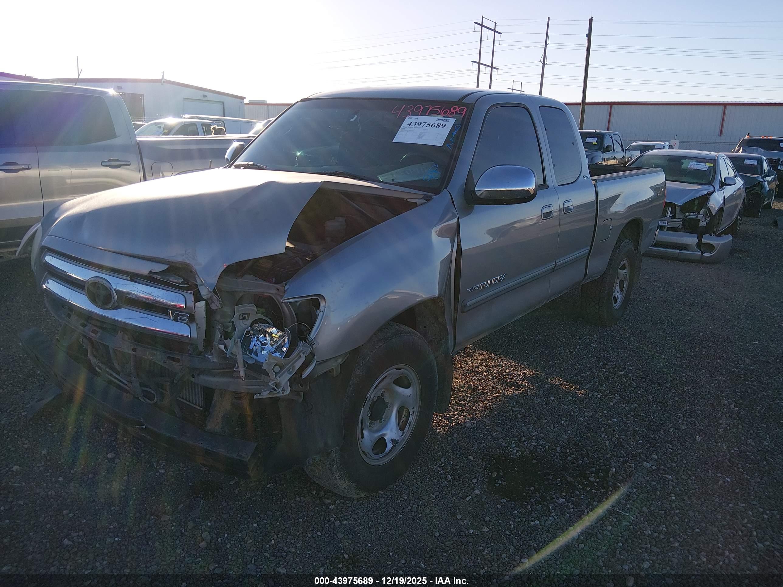 TOYOTA TUNDRA image 2