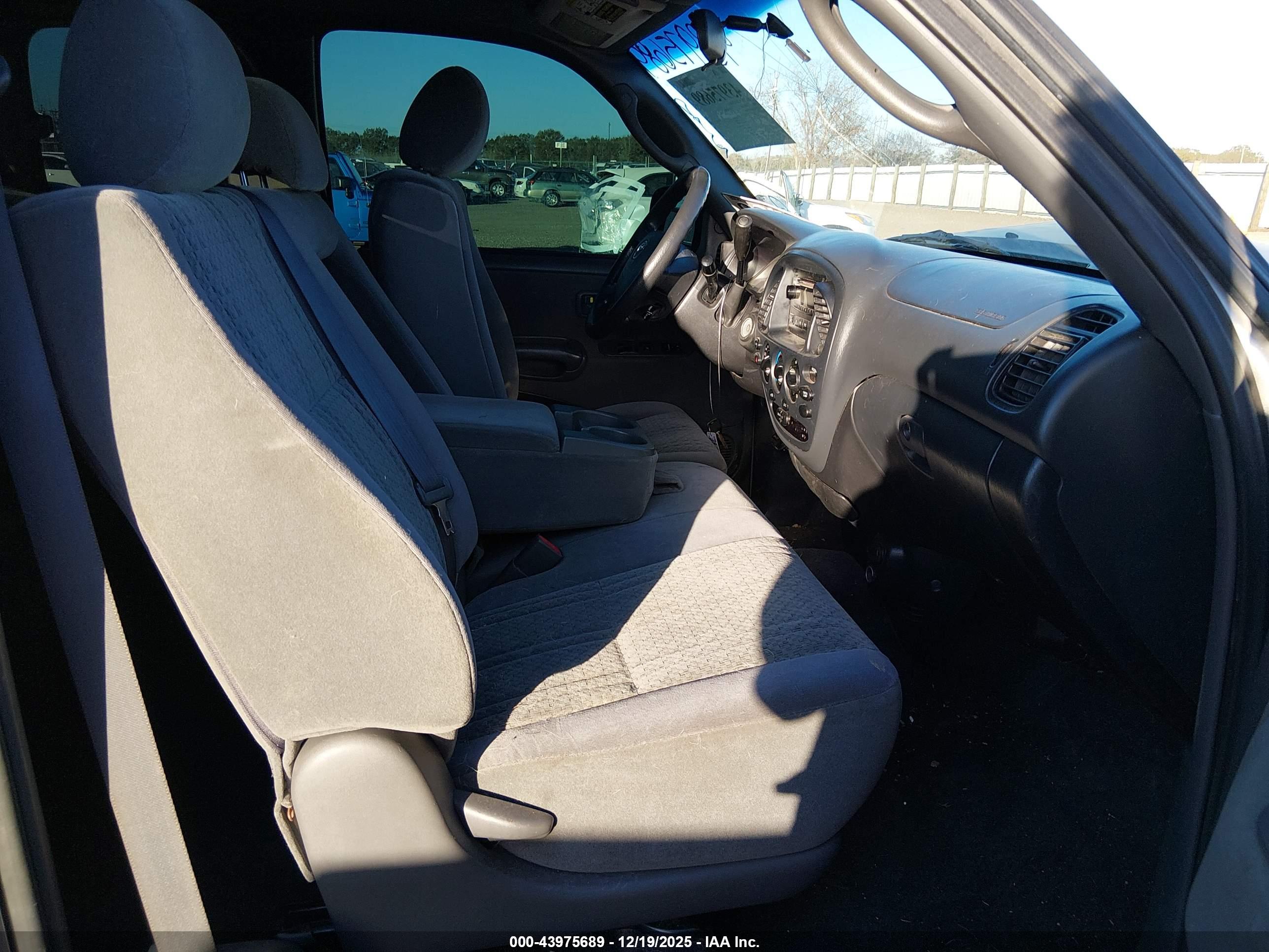 TOYOTA TUNDRA image 5