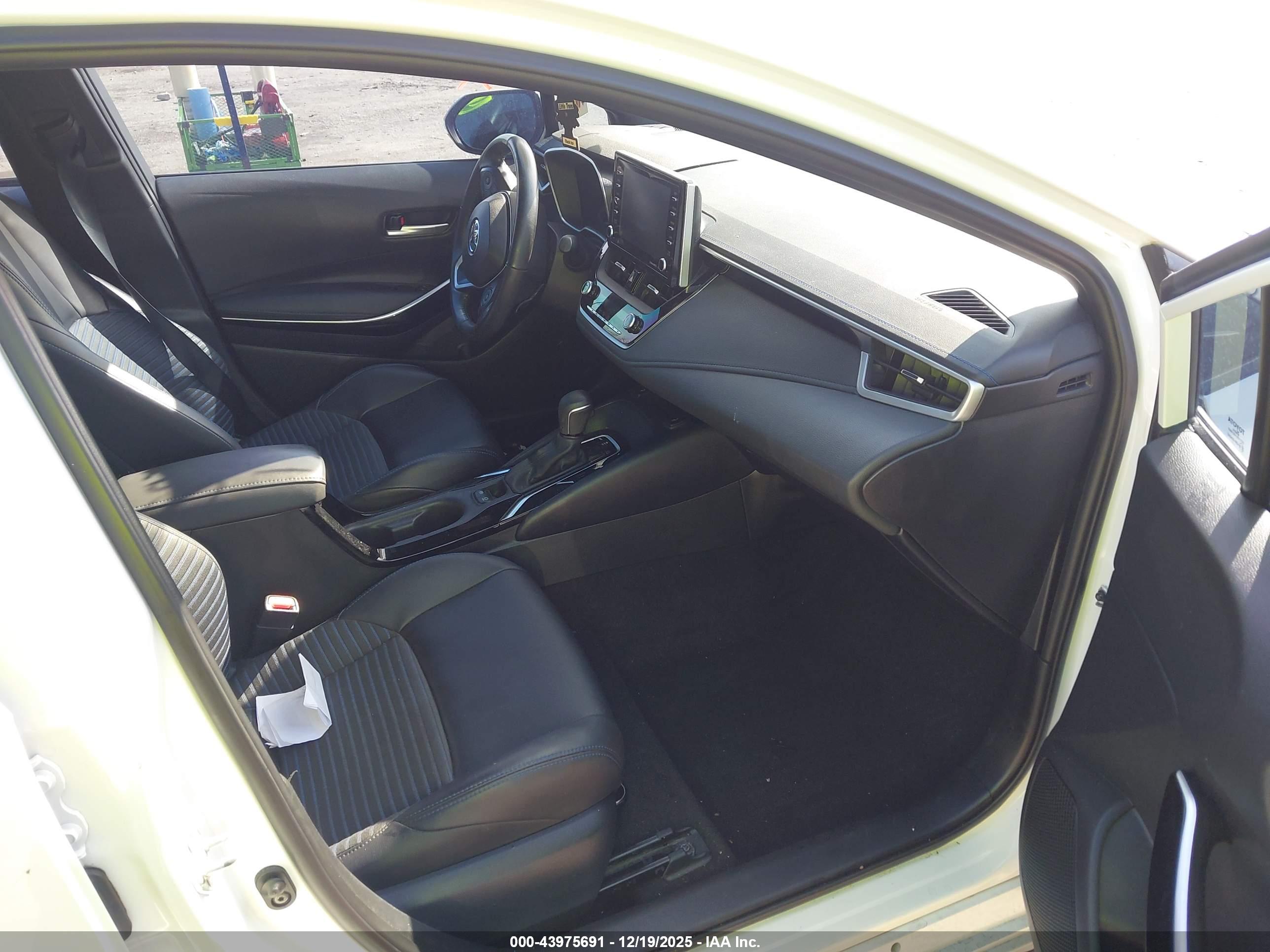 TOYOTA COROLLA image 5