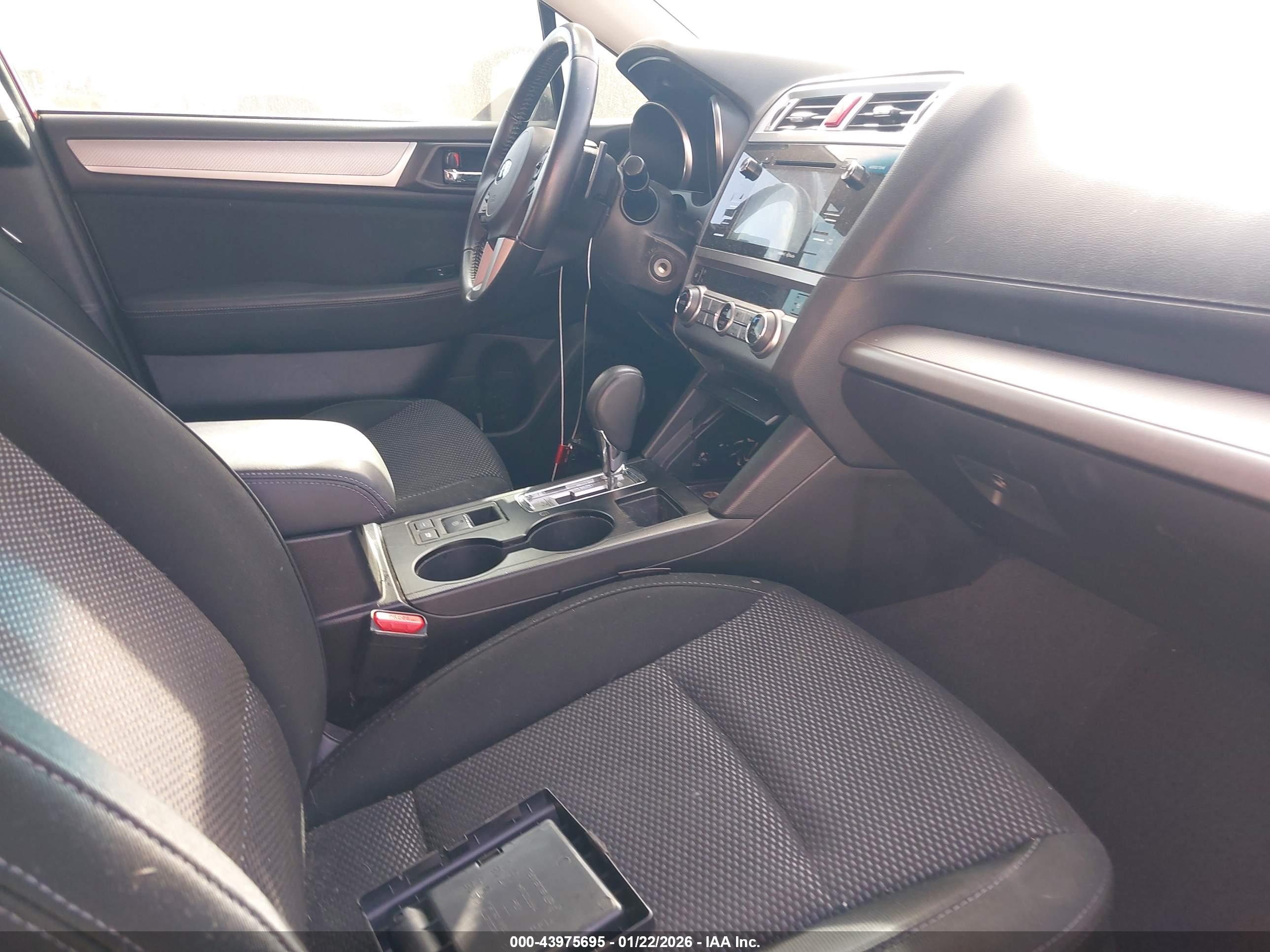 SUBARU OUTBACK image 5