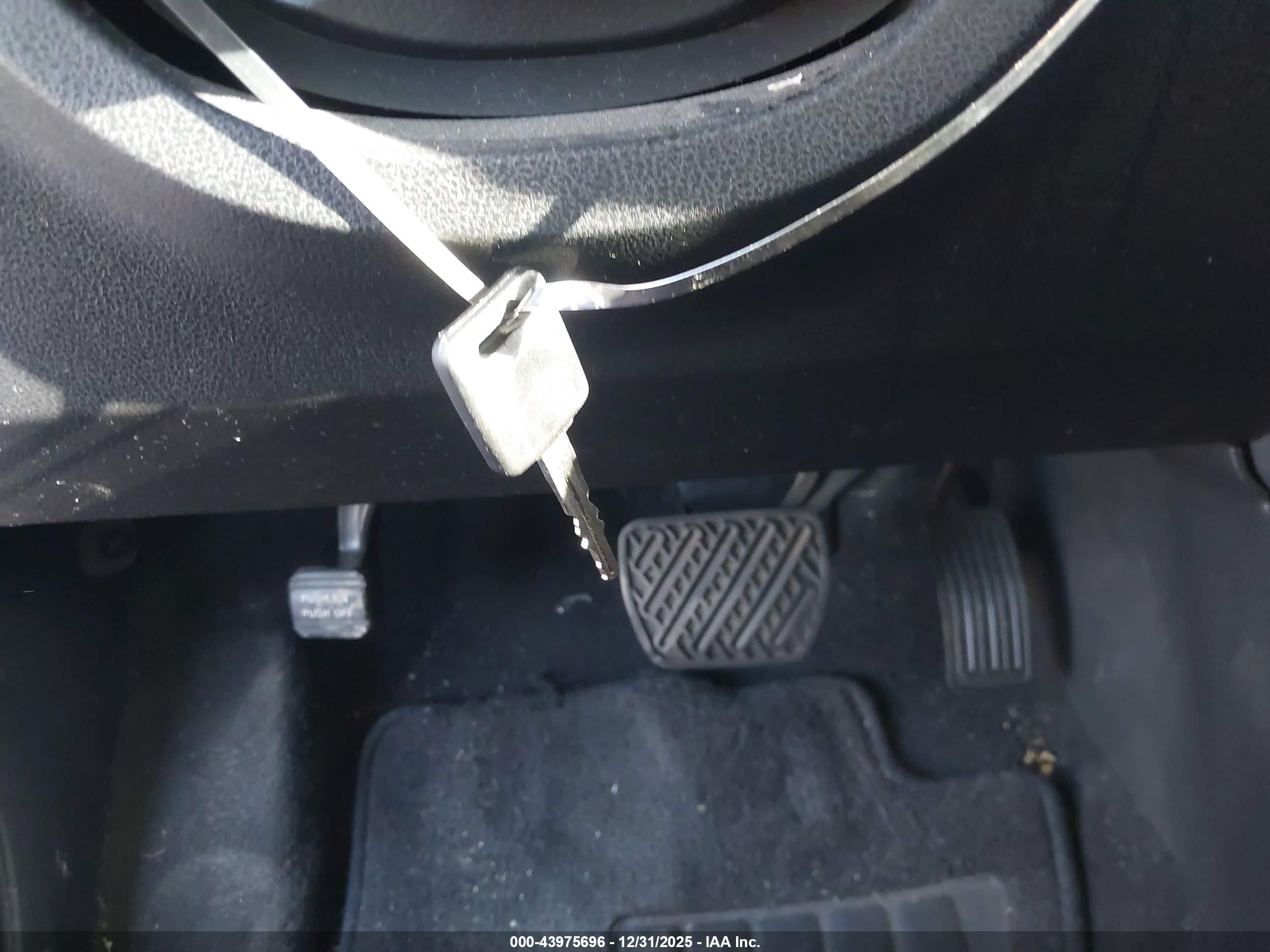 NISSAN ROGUE image 11