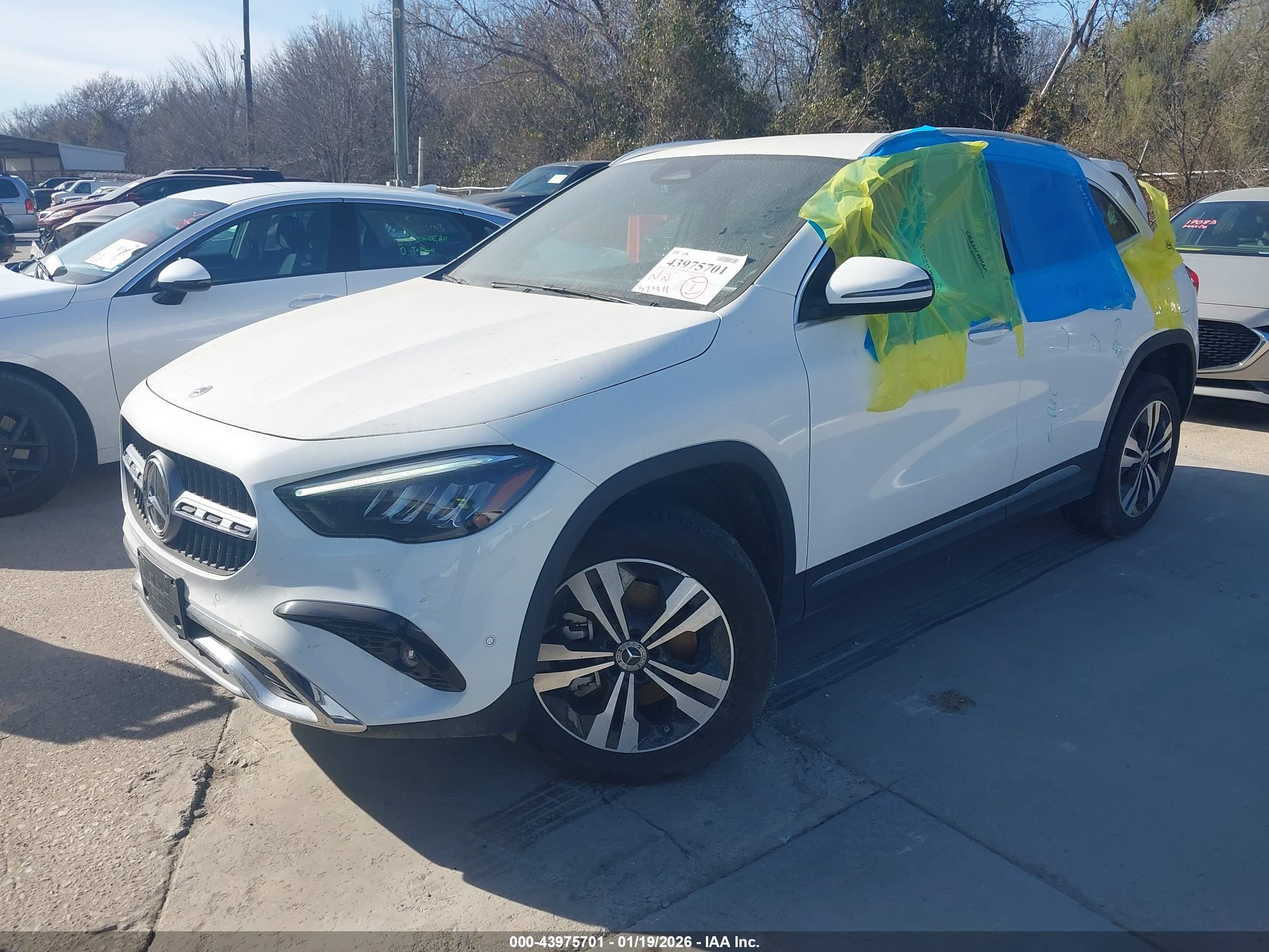 MERCEDES-BENZ GLA image 2