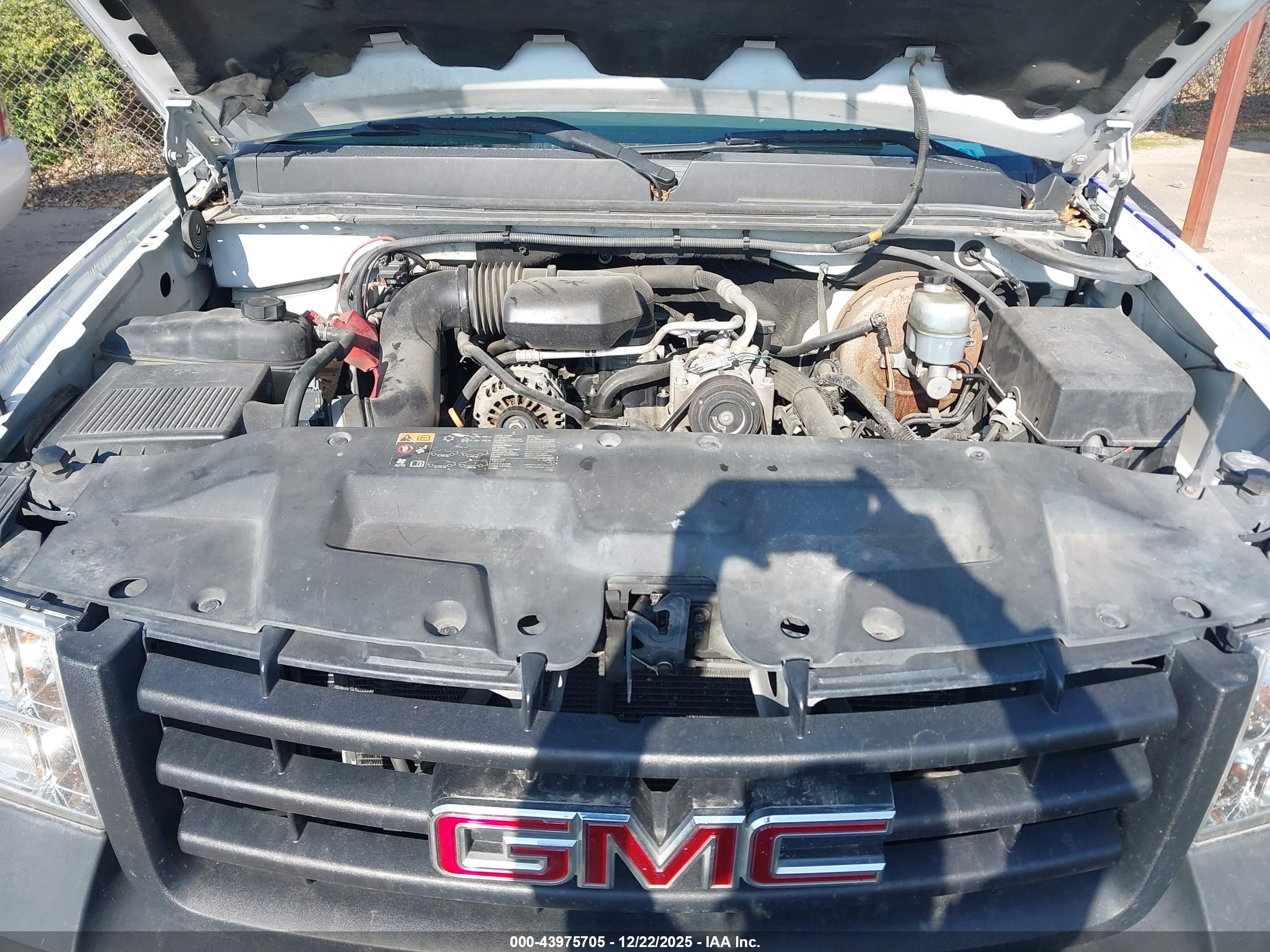 GMC SIERRA image 10