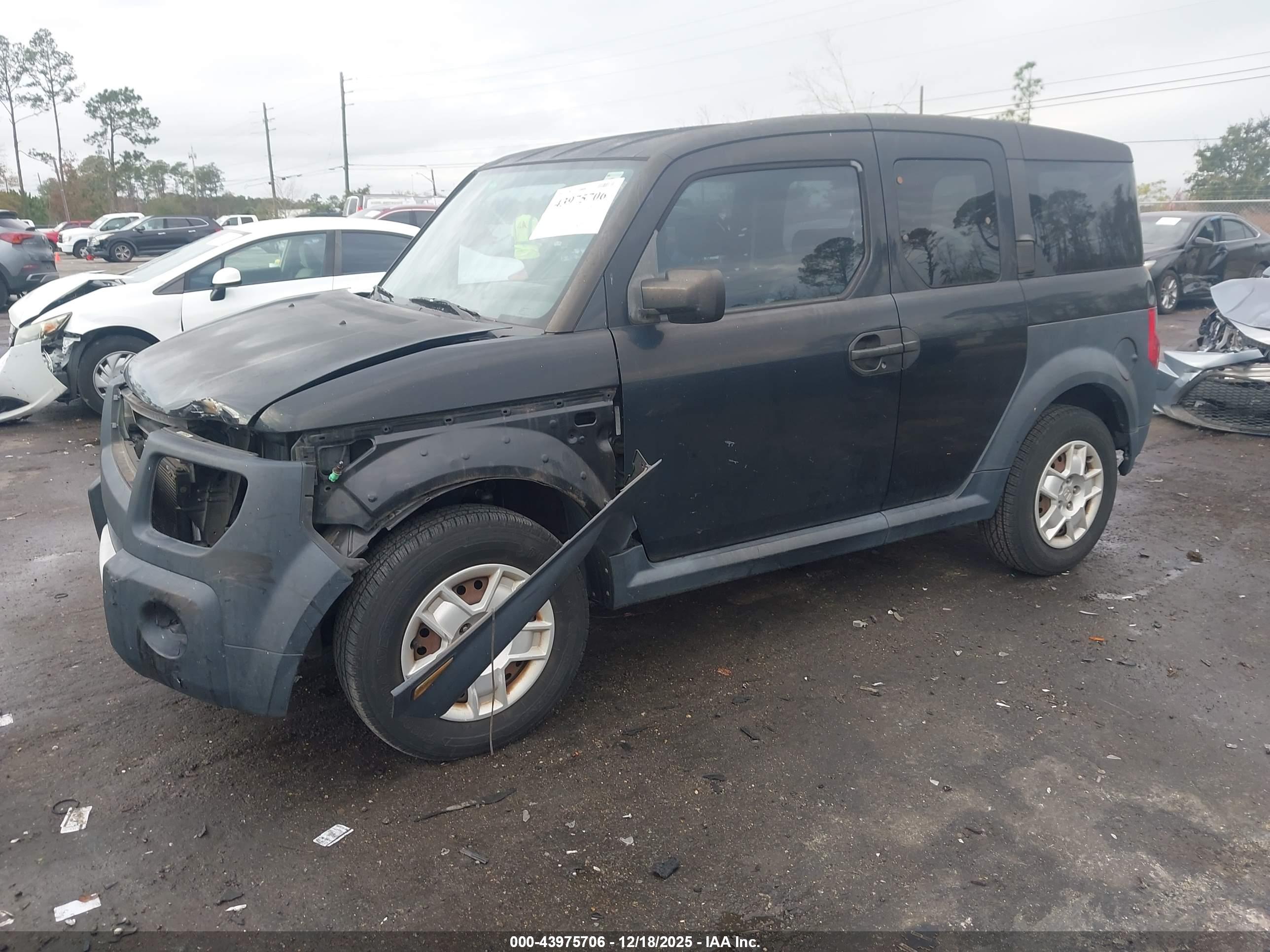 HONDA ELEMENT image 2
