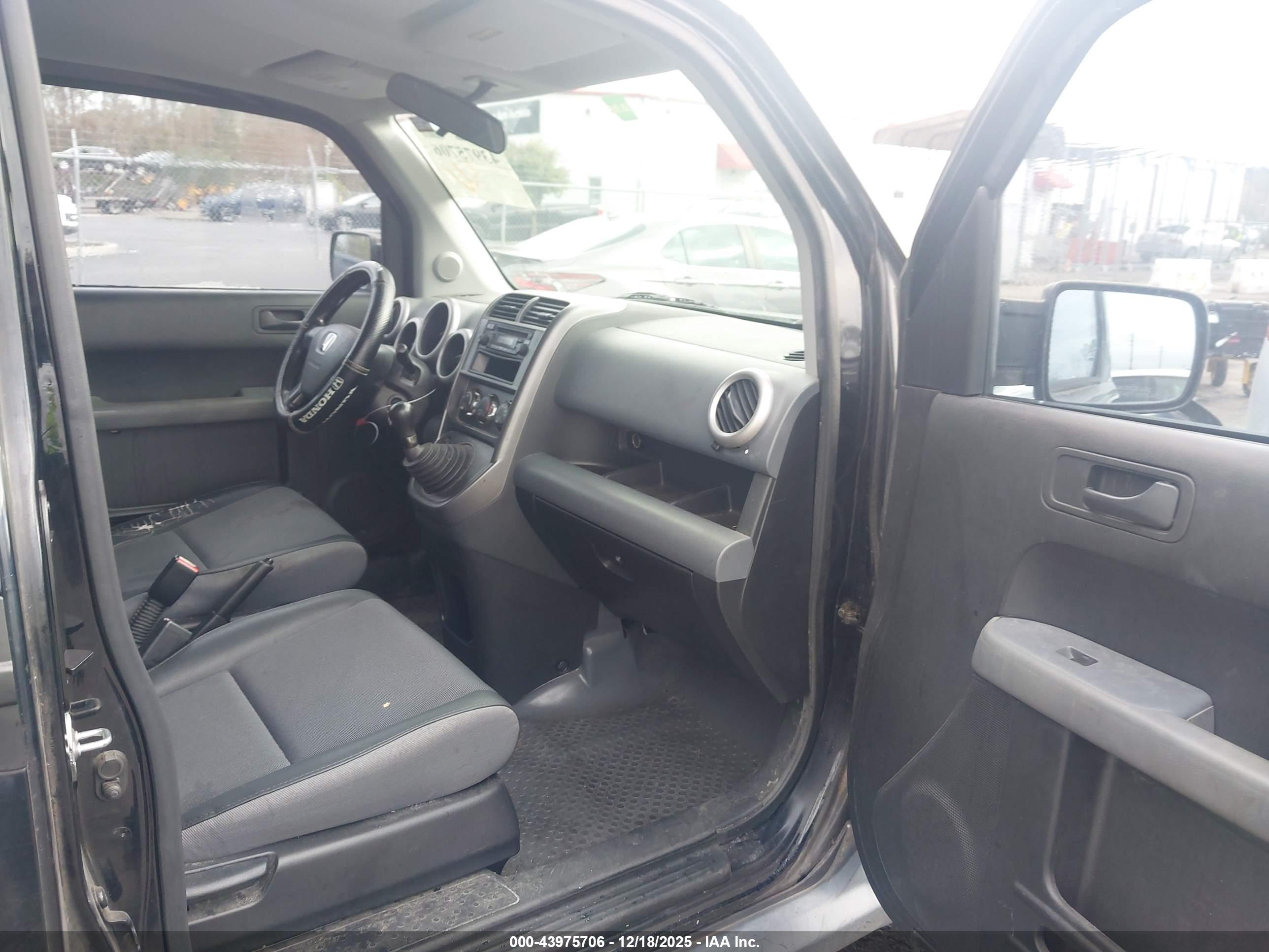 HONDA ELEMENT image 5