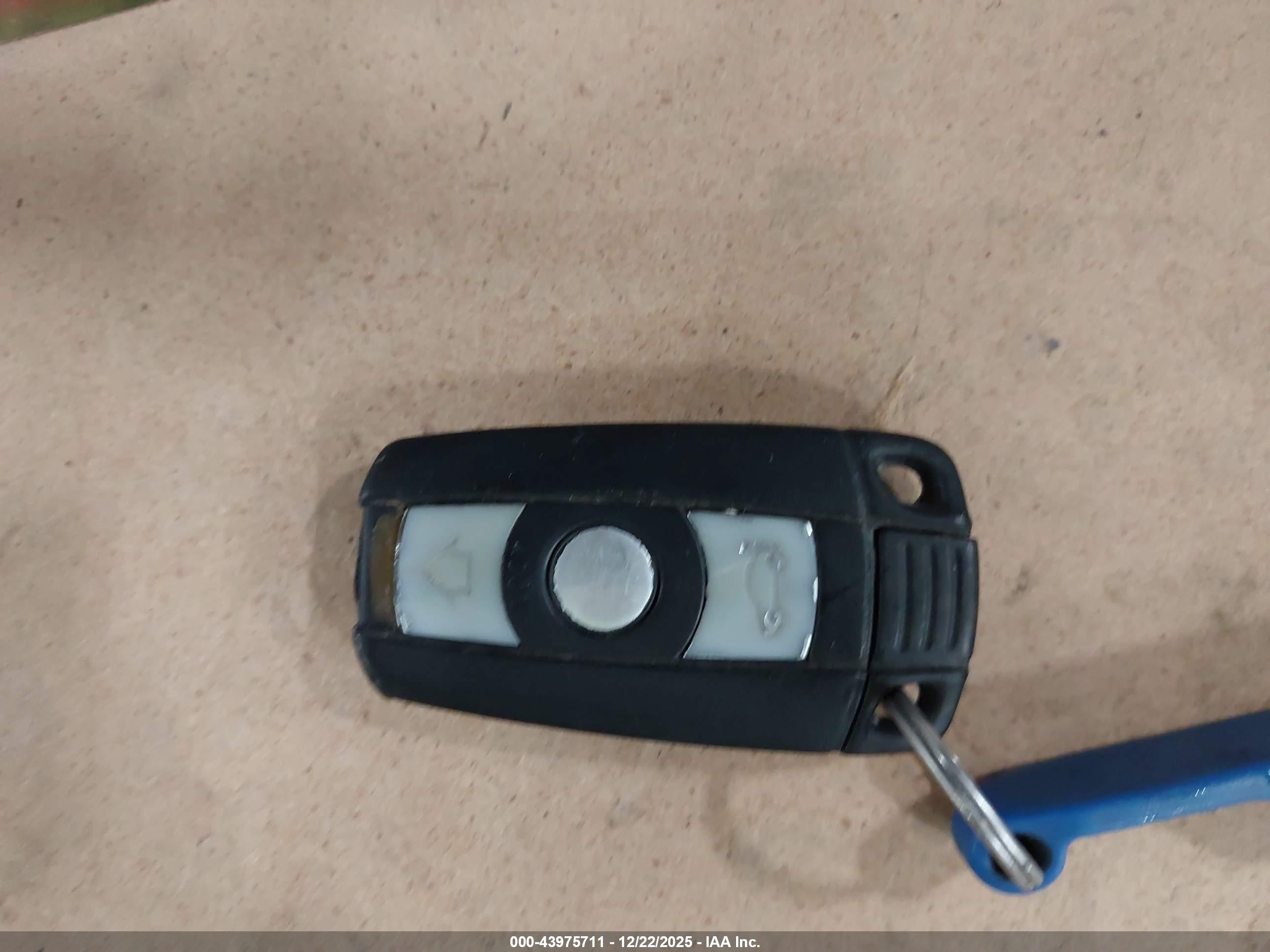 BMW 328I image 11