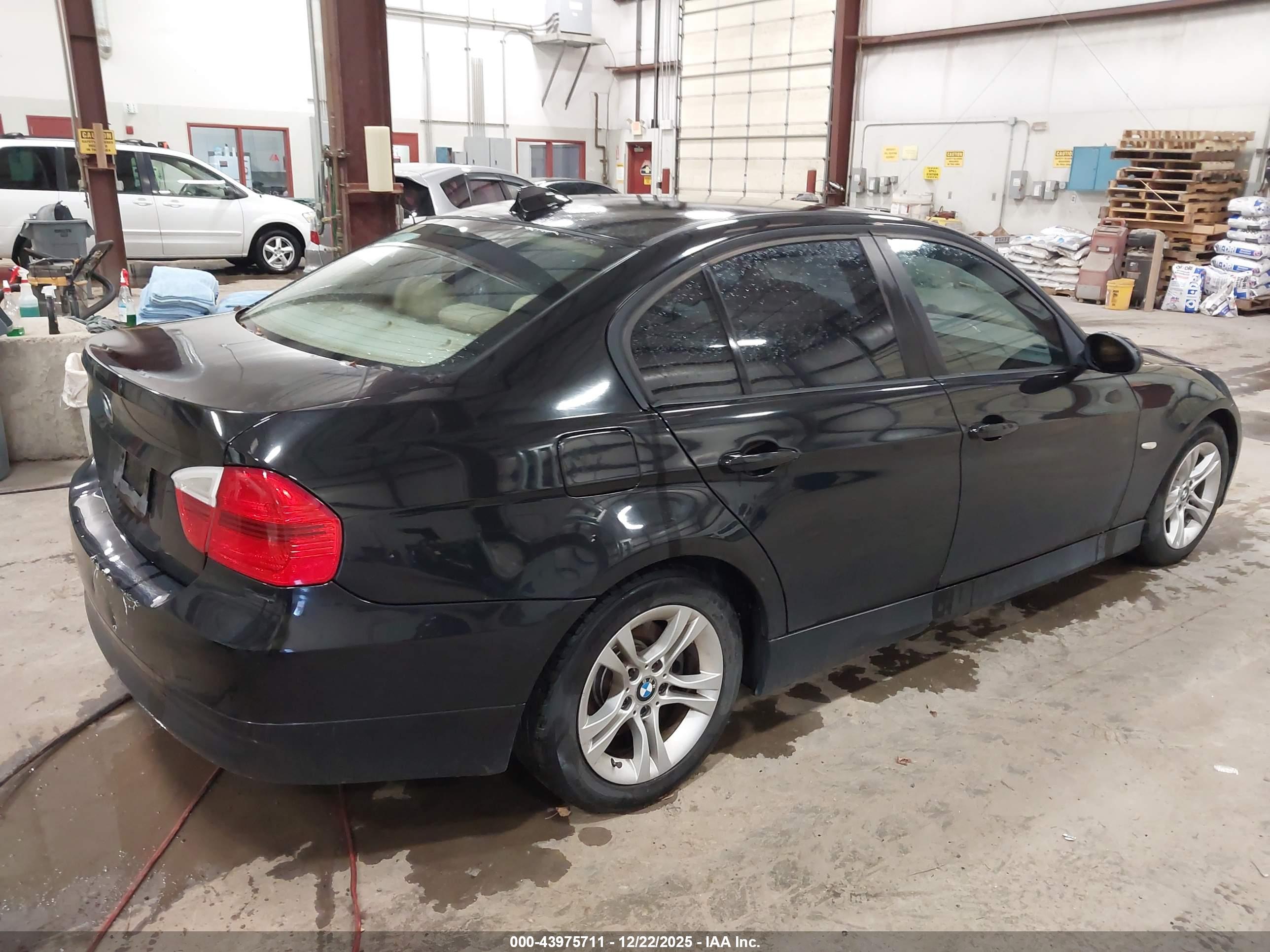 BMW 328I image 4