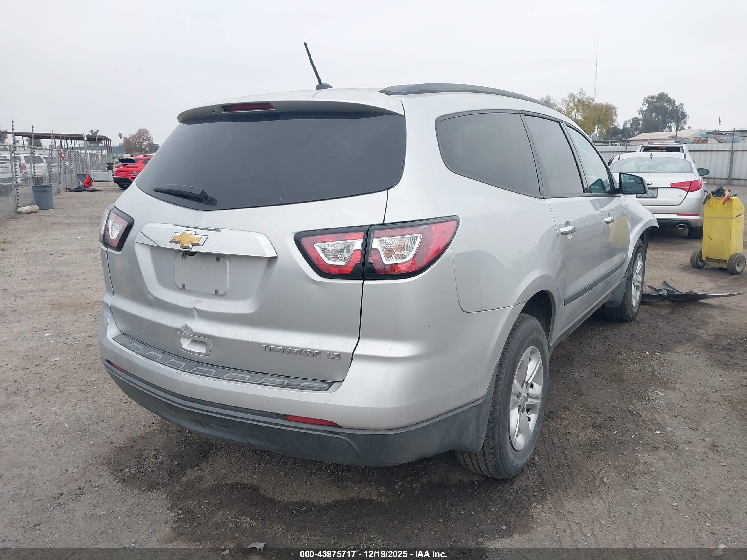 CHEVROLET TRAVERSE image 4
