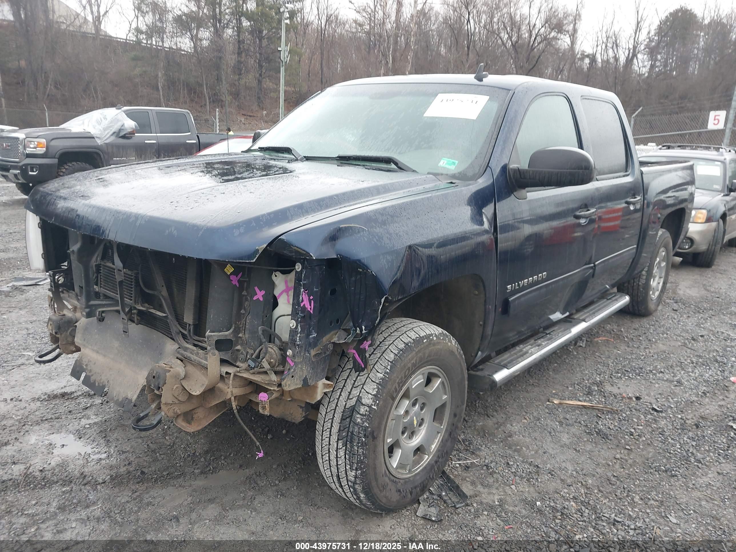 CHEVROLET SILVERADO image 2