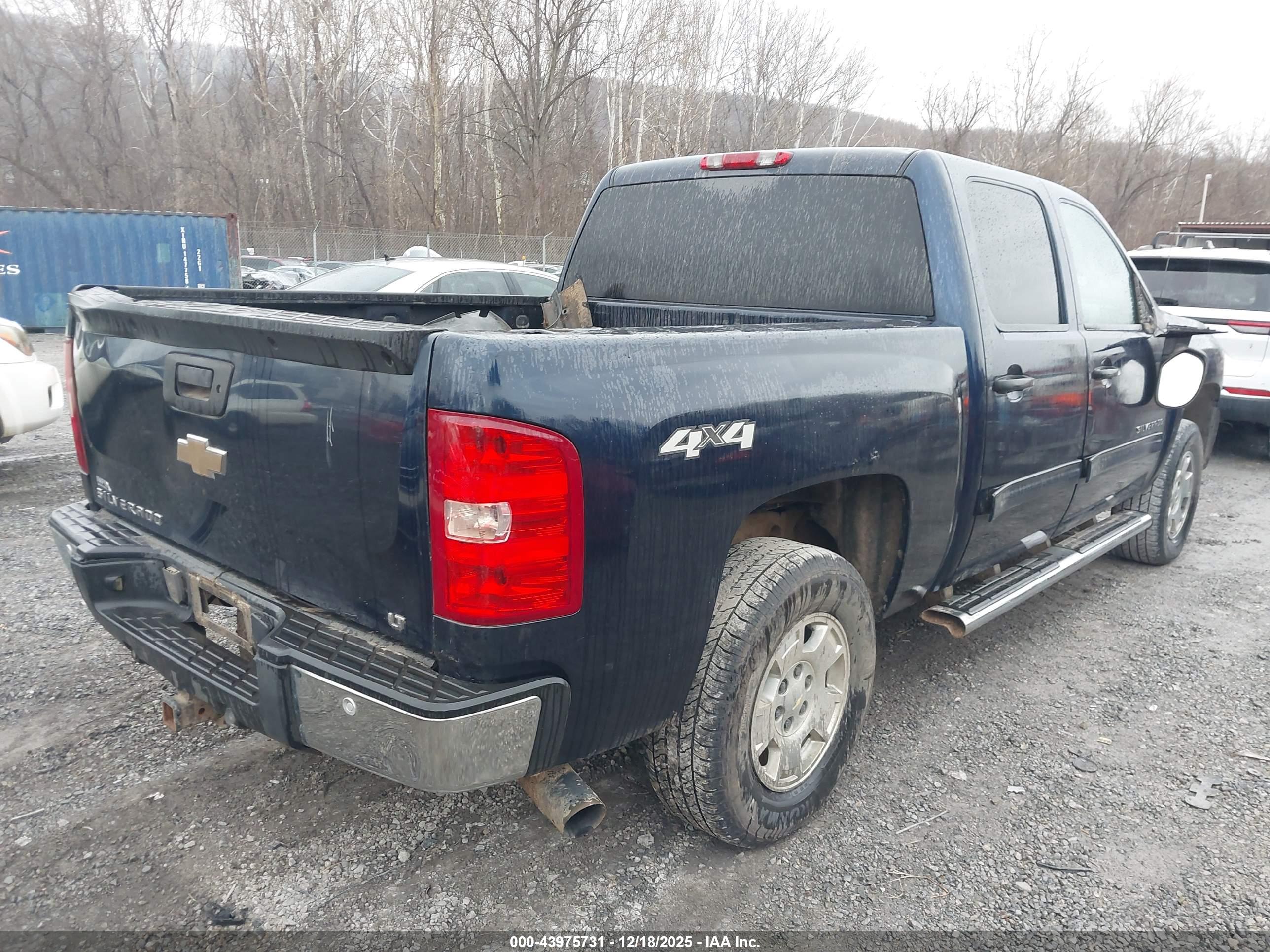 CHEVROLET SILVERADO image 4
