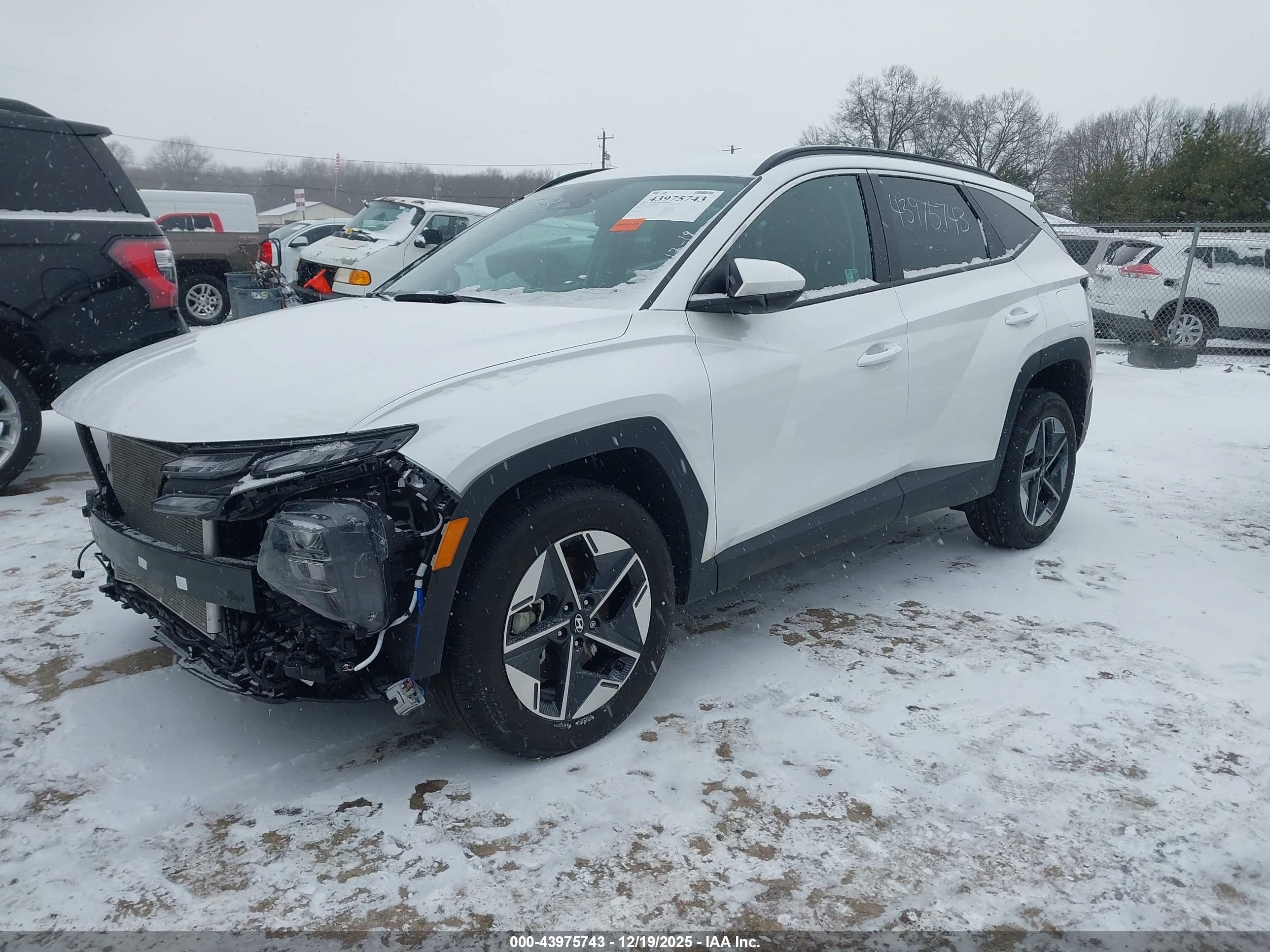 HYUNDAI TUCSON image 2