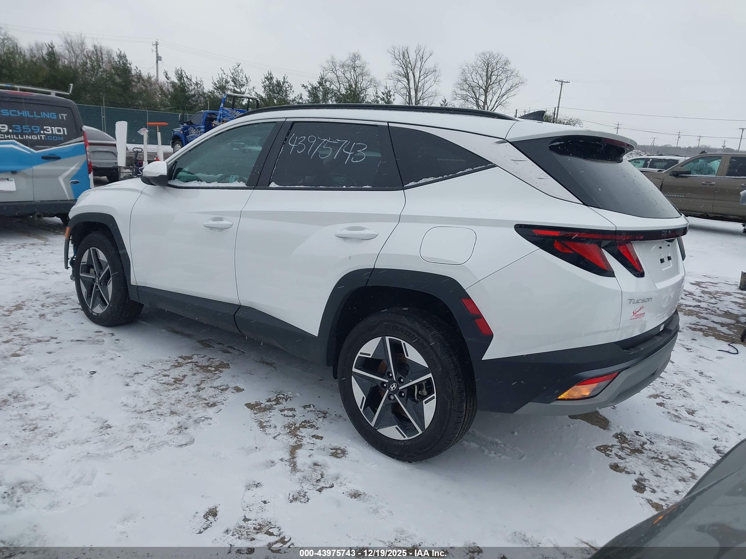 HYUNDAI TUCSON image 3