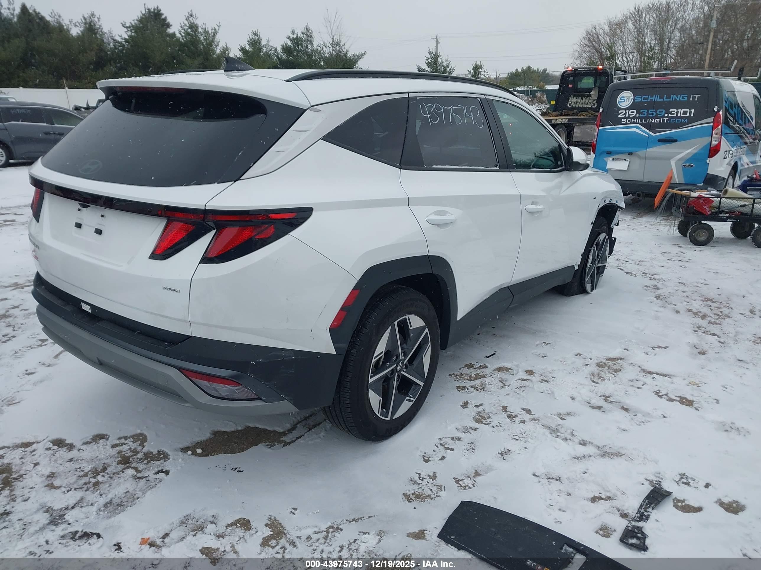 HYUNDAI TUCSON image 4