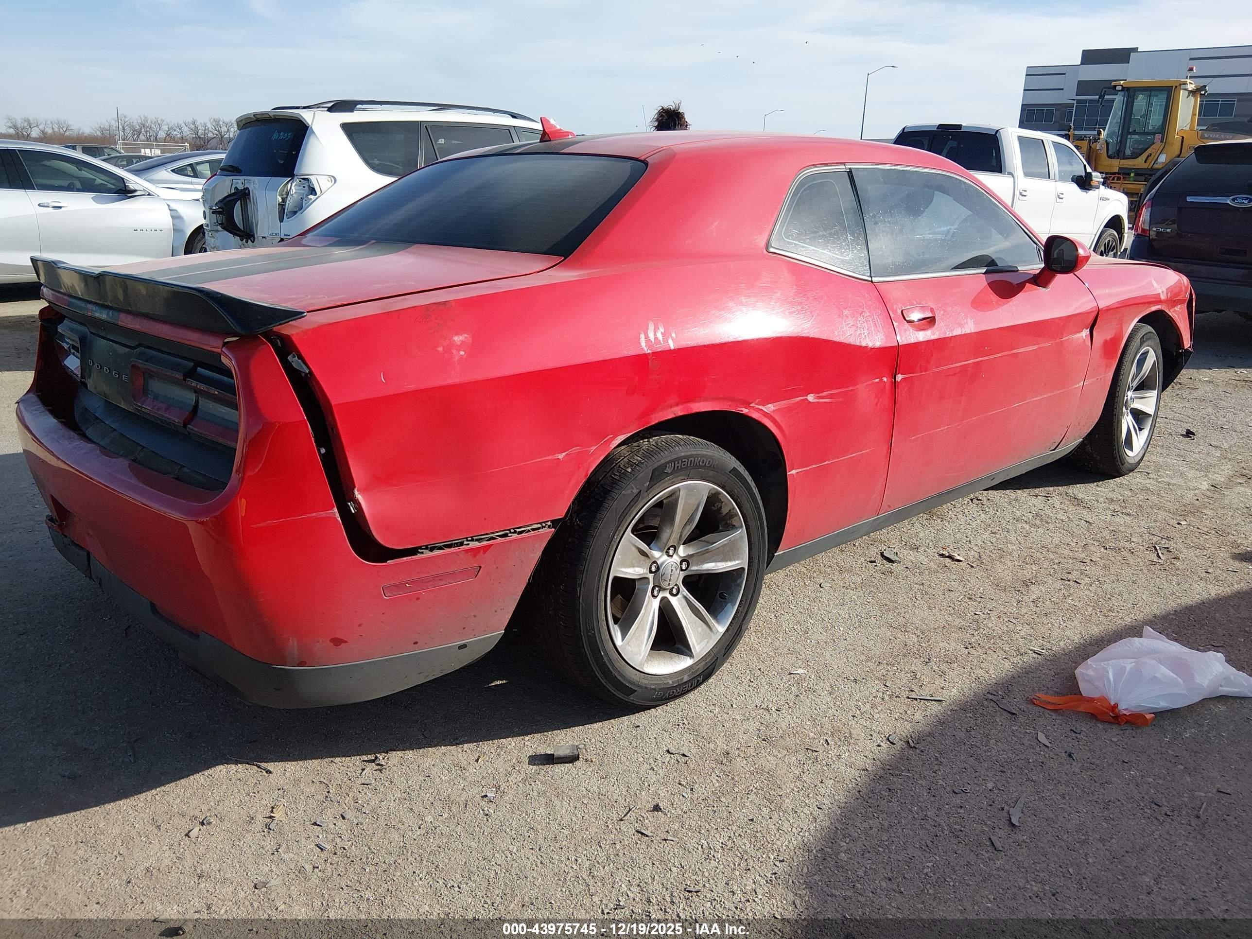 DODGE CHALLENGER image 4