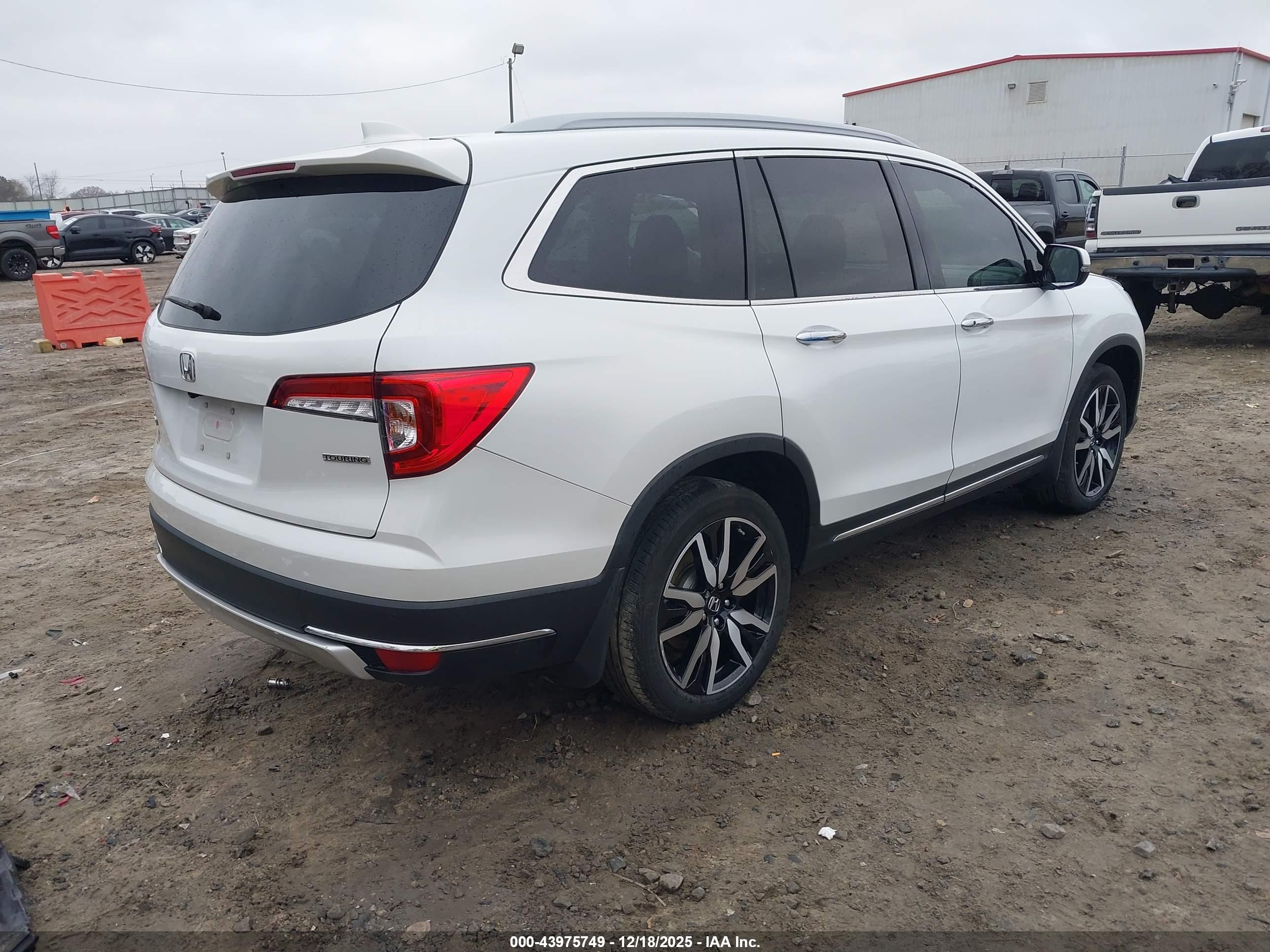 HONDA PILOT image 4