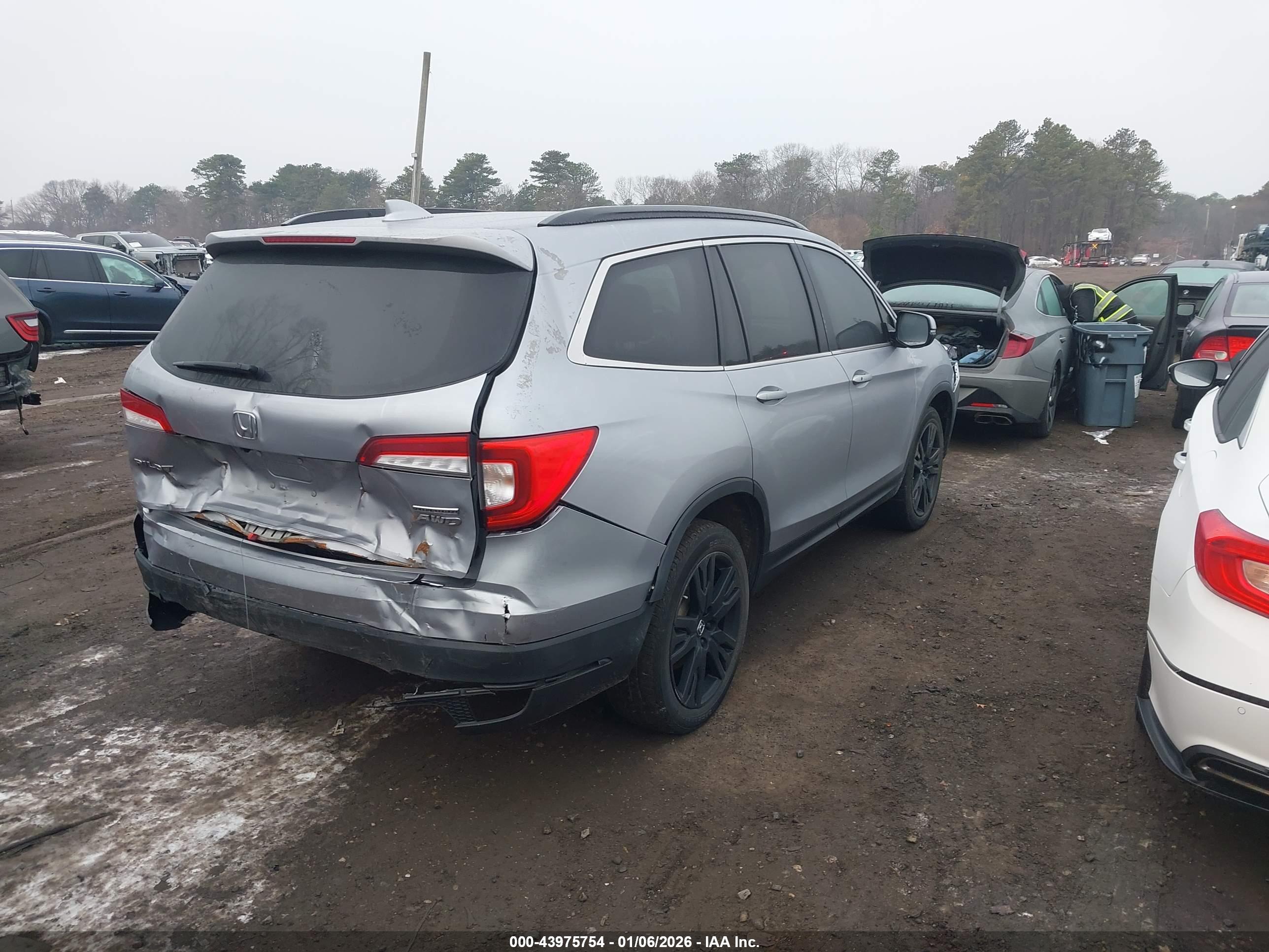 HONDA PILOT image 4