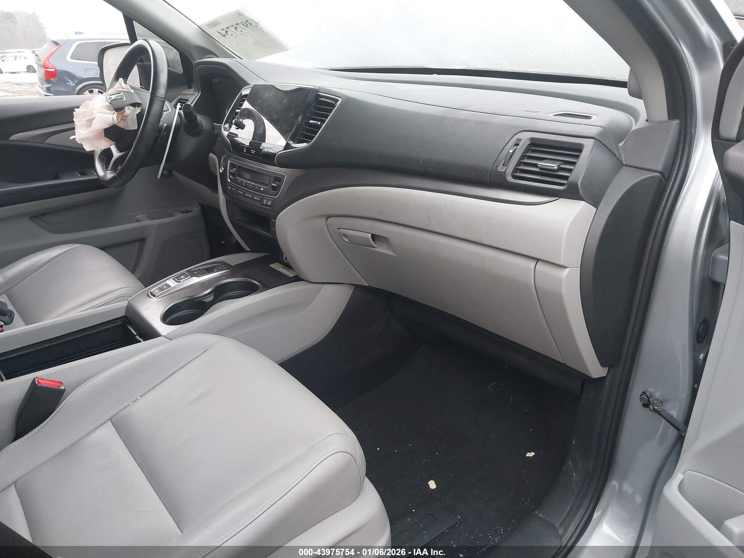 HONDA PILOT image 5
