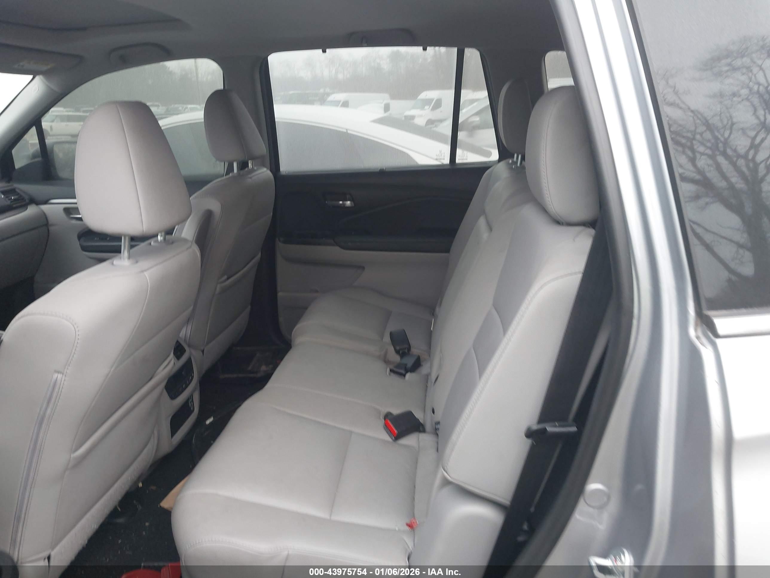 HONDA PILOT image 8