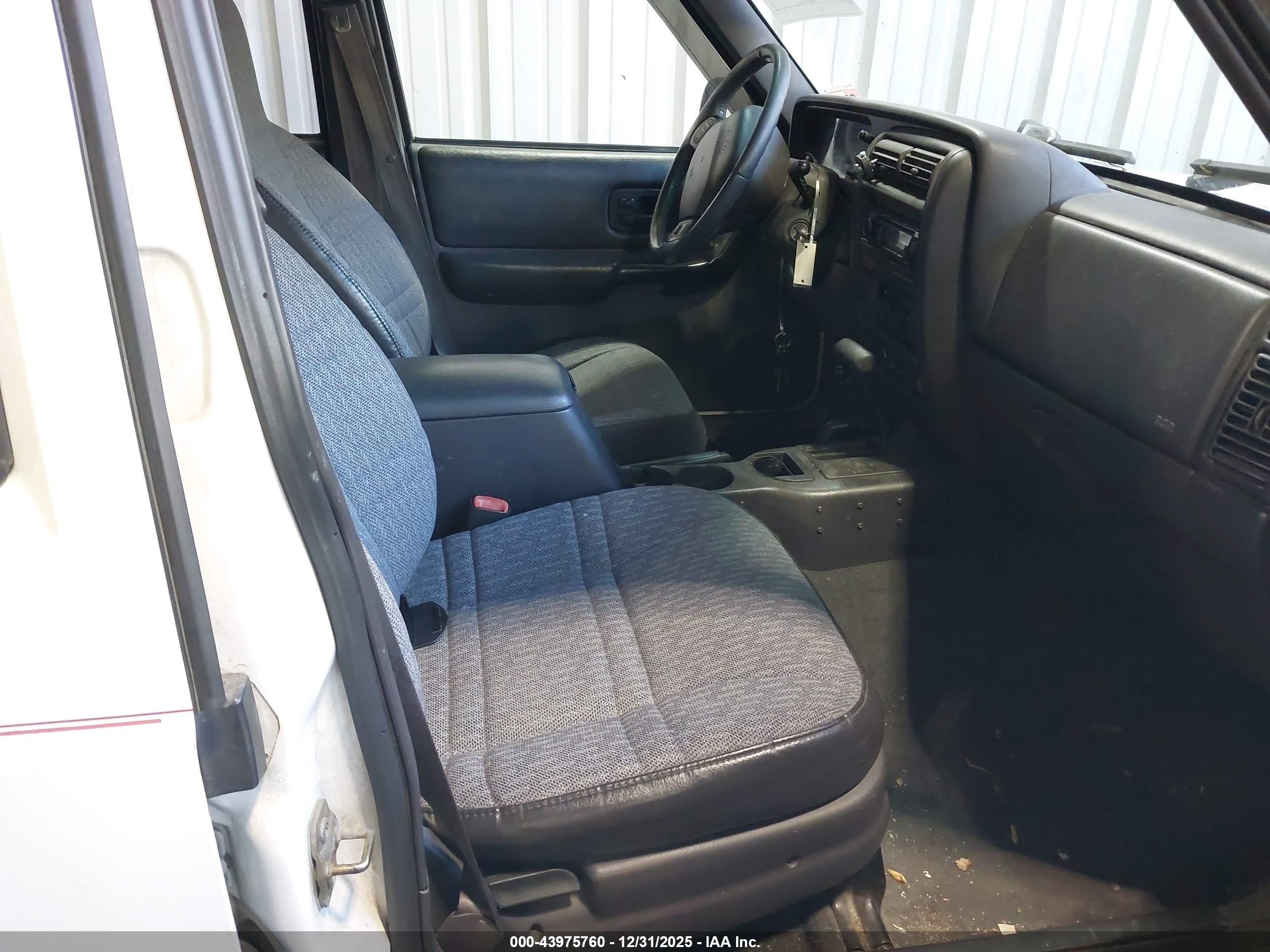 JEEP CHEROKEE image 5