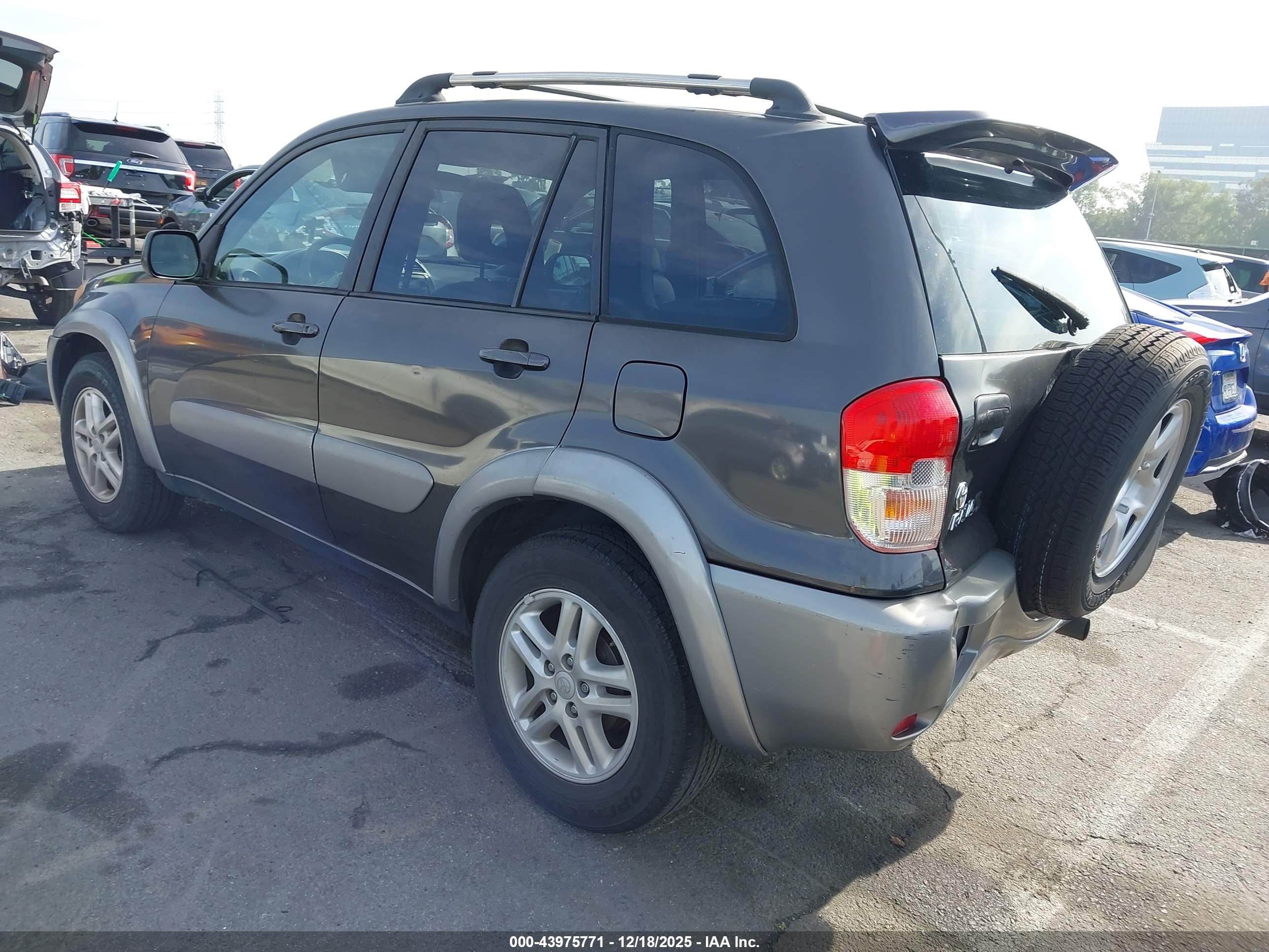 TOYOTA RAV4 image 3