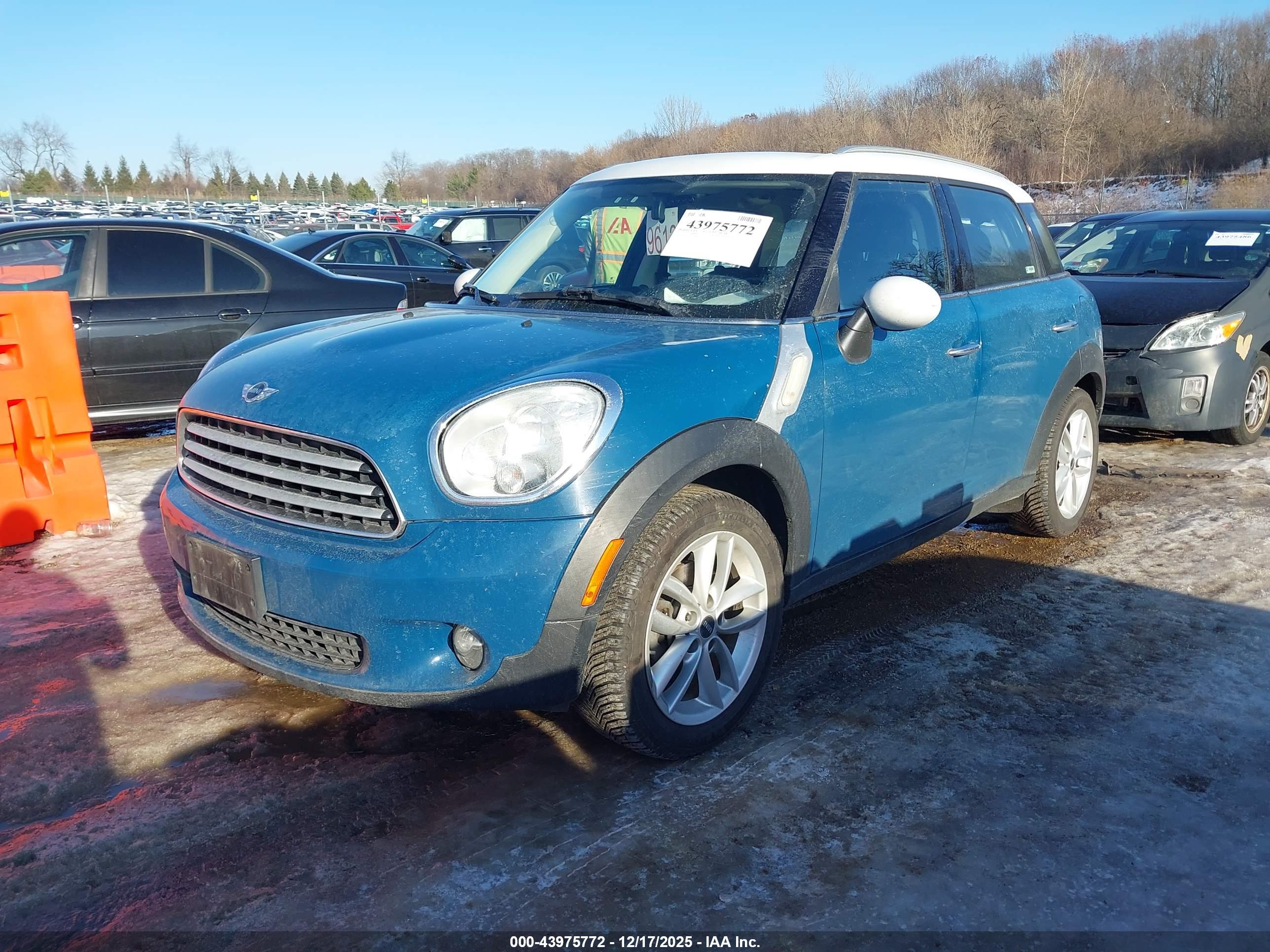 MINI COOPER image 2