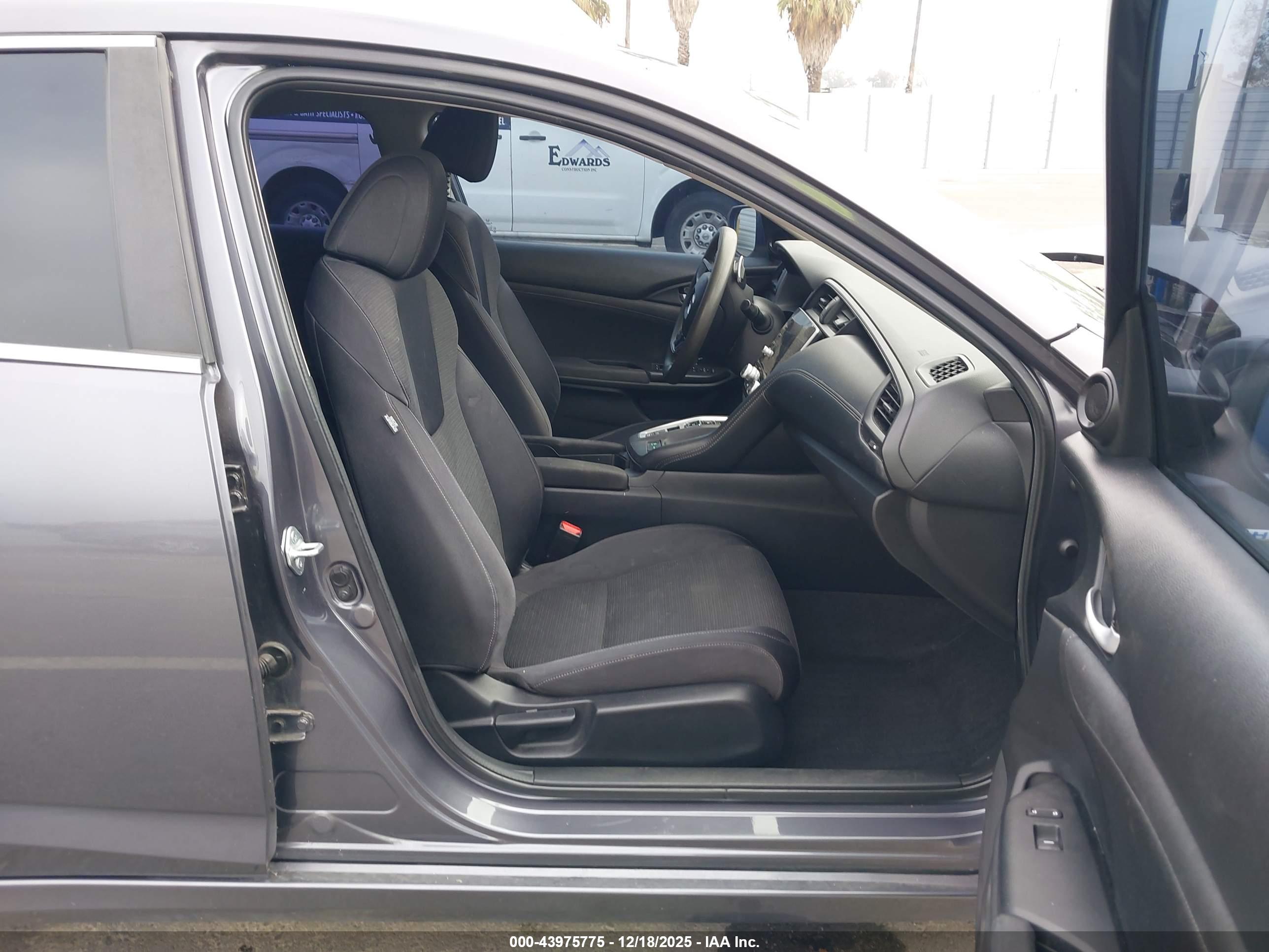 HONDA INSIGHT image 5