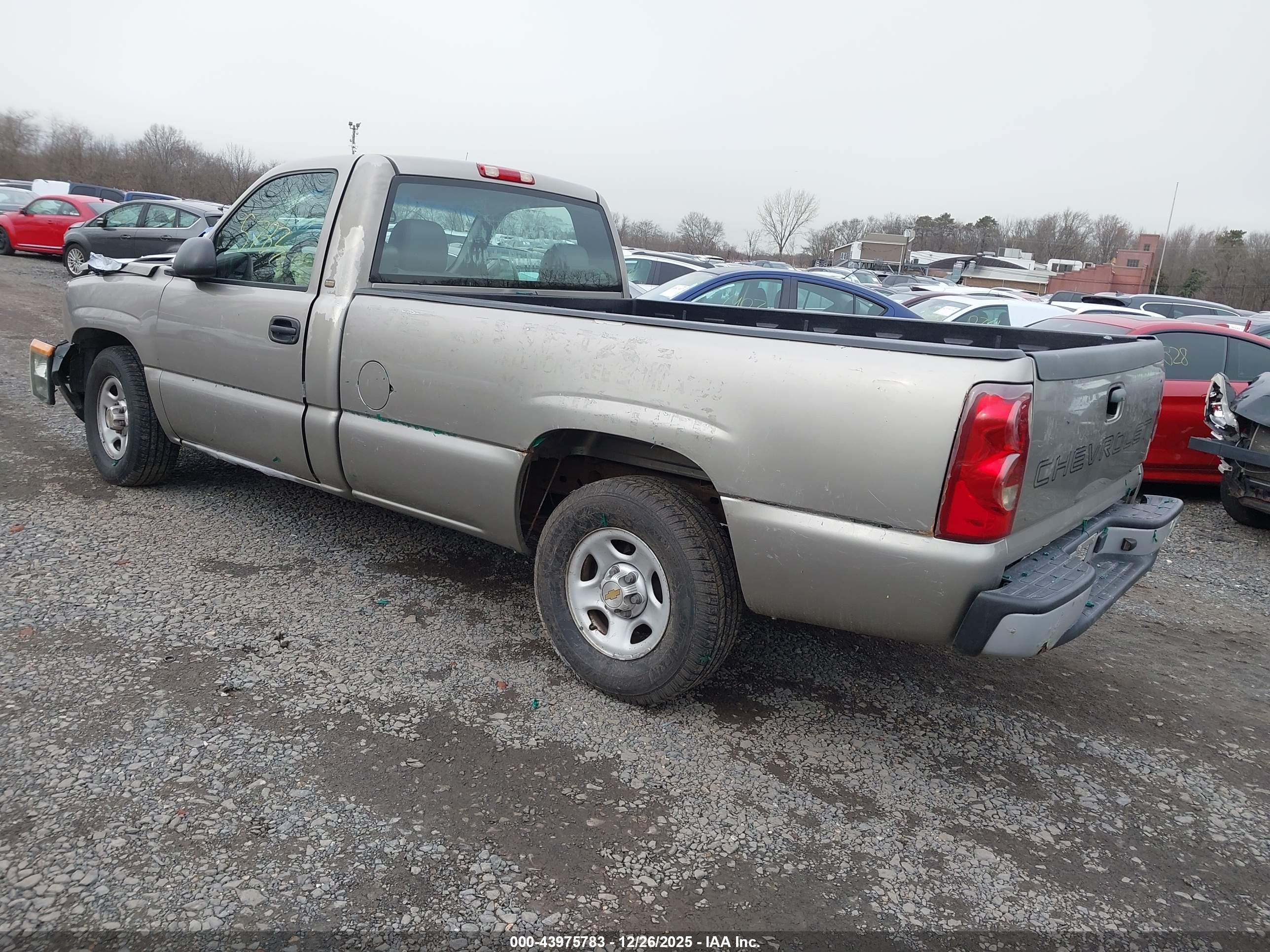 CHEVROLET SILVERADO image 3